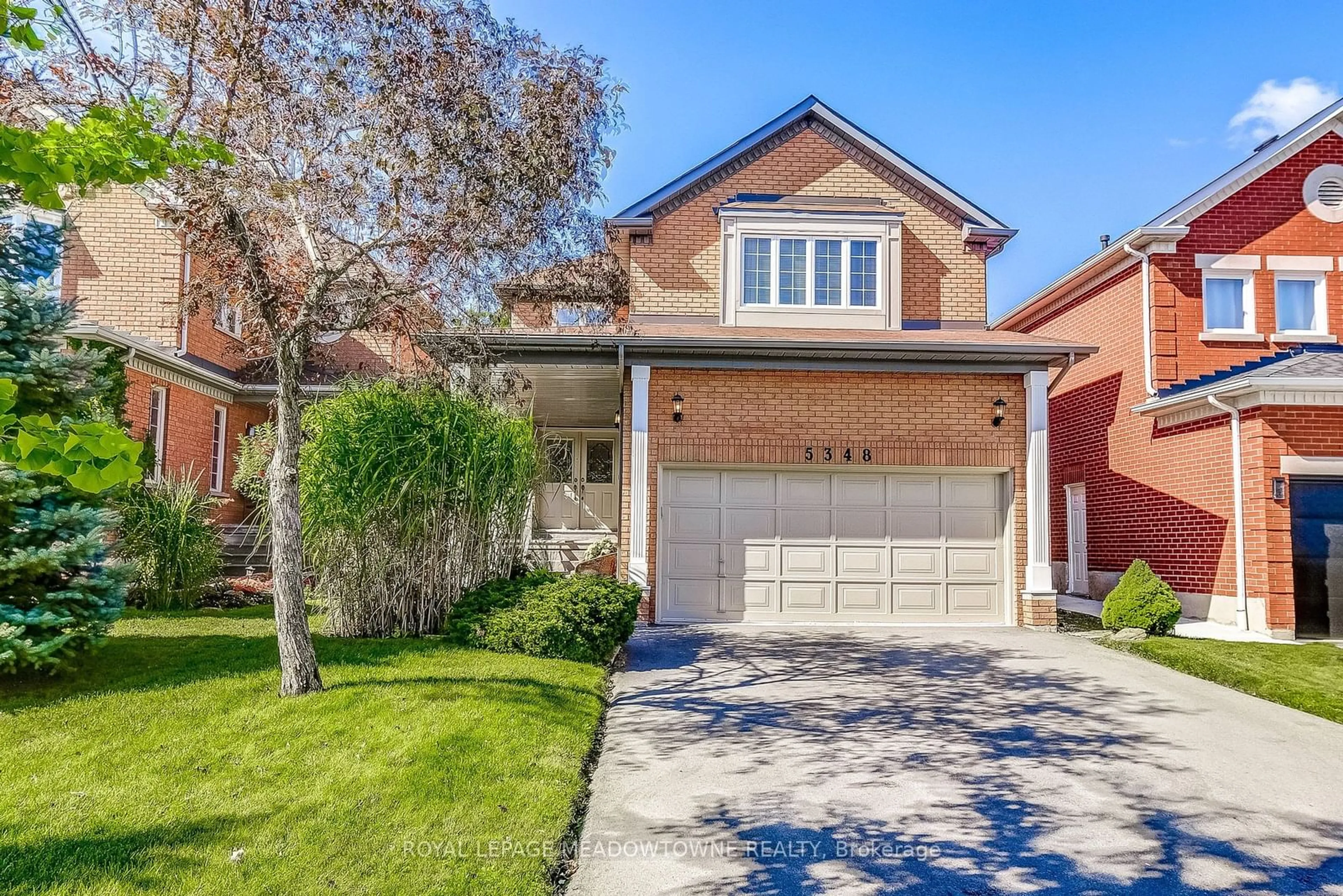 Home with brick exterior material for 5348 Westhampton Rd, Mississauga Ontario L5M 5E4