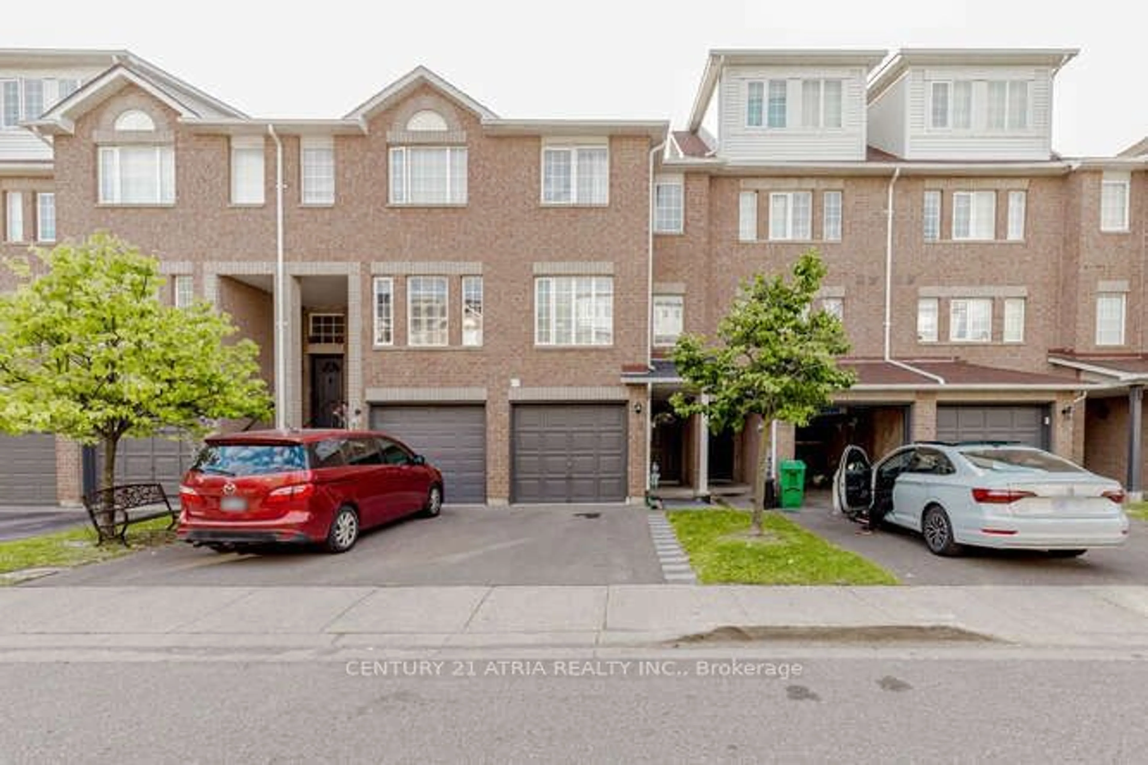 A pic from exterior of the house or condo for 13 Spadina Rd, Brampton Ontario L6X 4X6