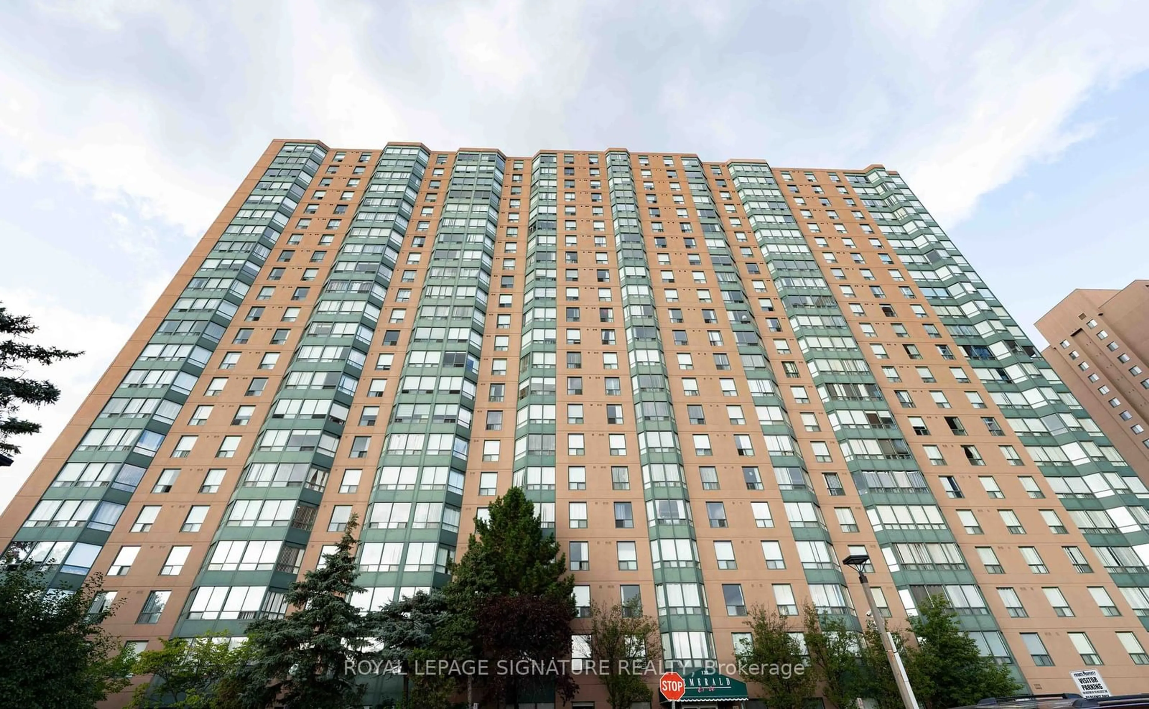 A pic from exterior of the house or condo for 135 Hillcrest Ave #215, Mississauga Ontario L5B 4B1