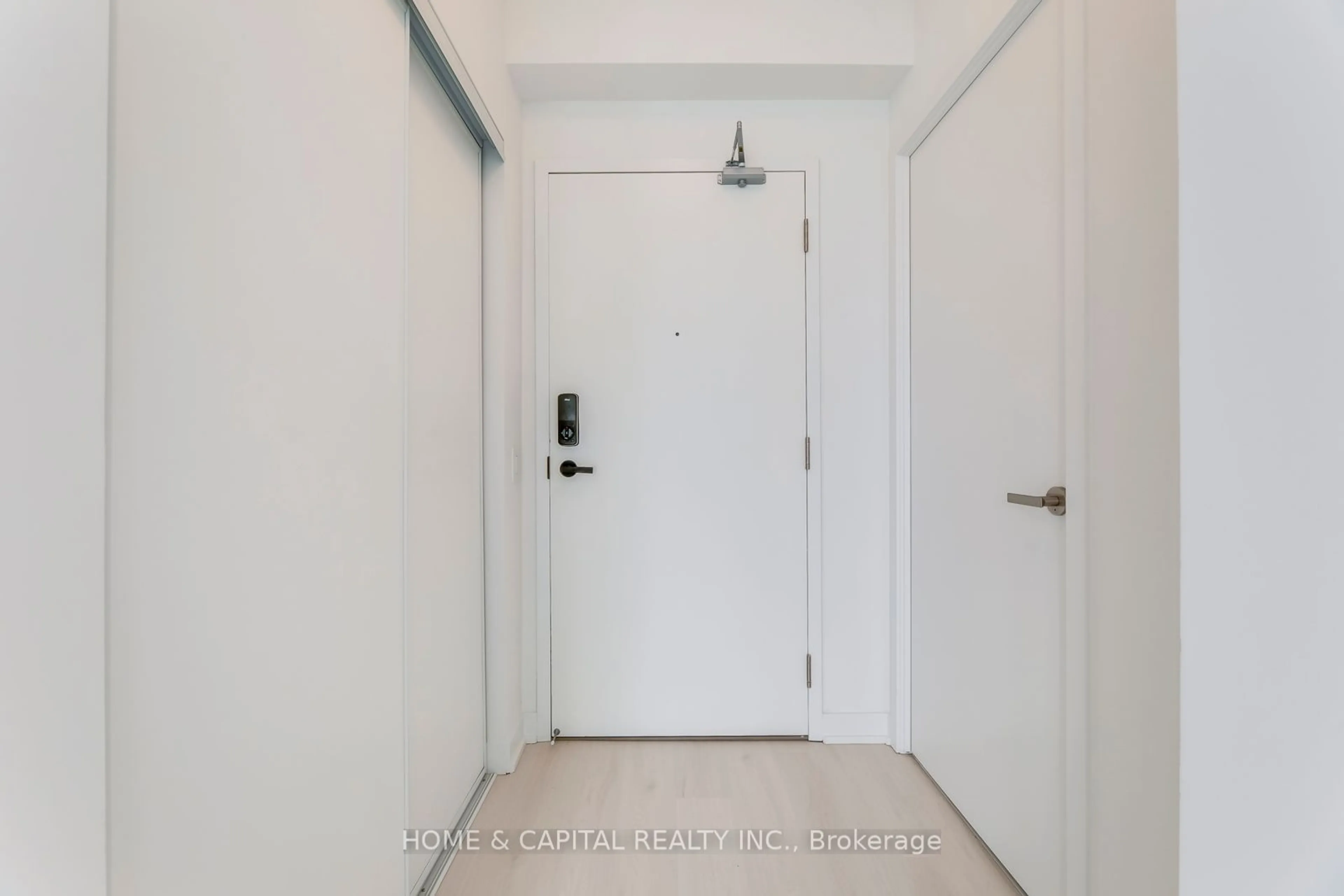 Indoor foyer, not visible floor for 3900 Confederation Pkwy #3710, Mississauga Ontario L5B 0M3