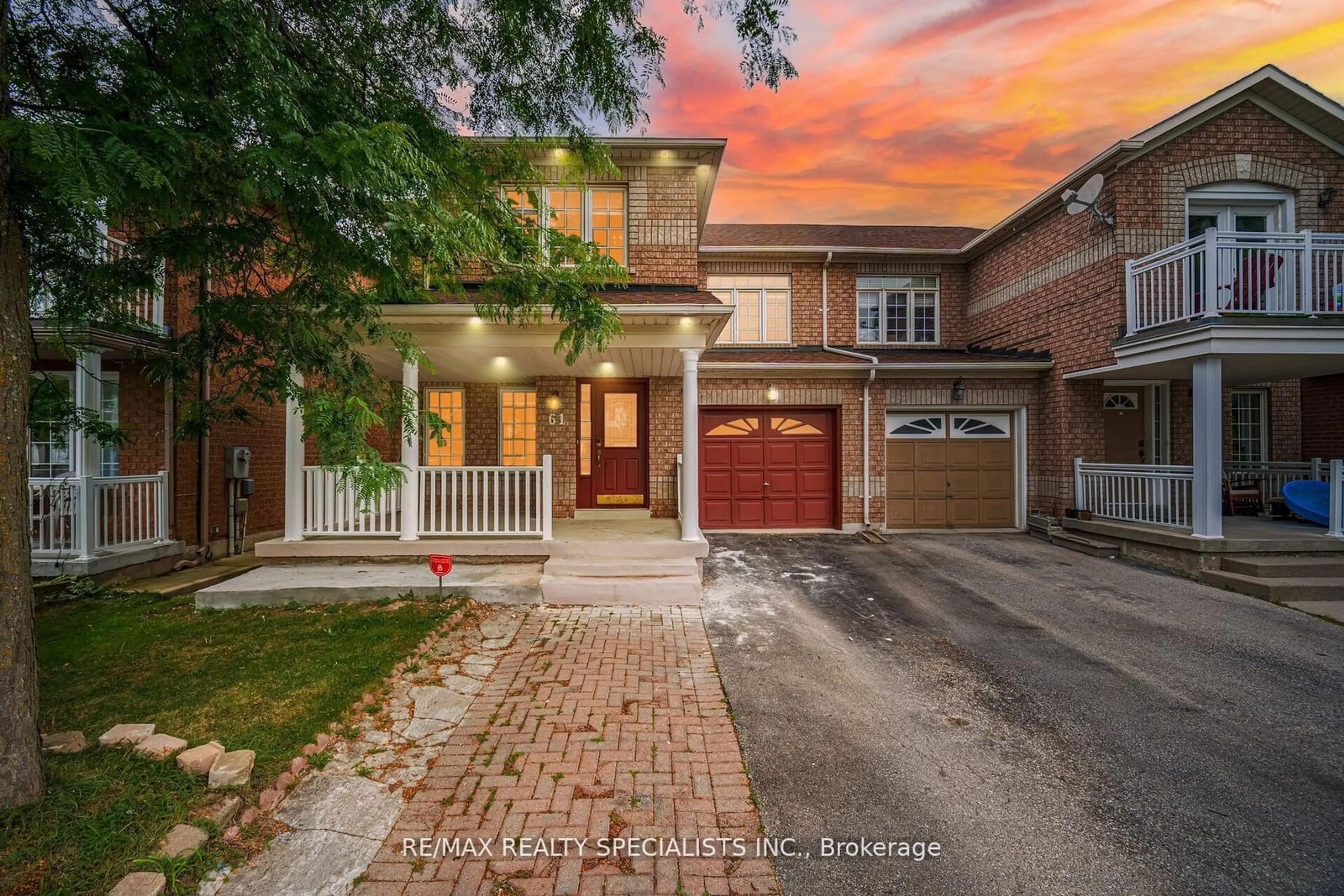 Home with brick exterior material for 61 Seaside Circ, Brampton Ontario L6R 2G8