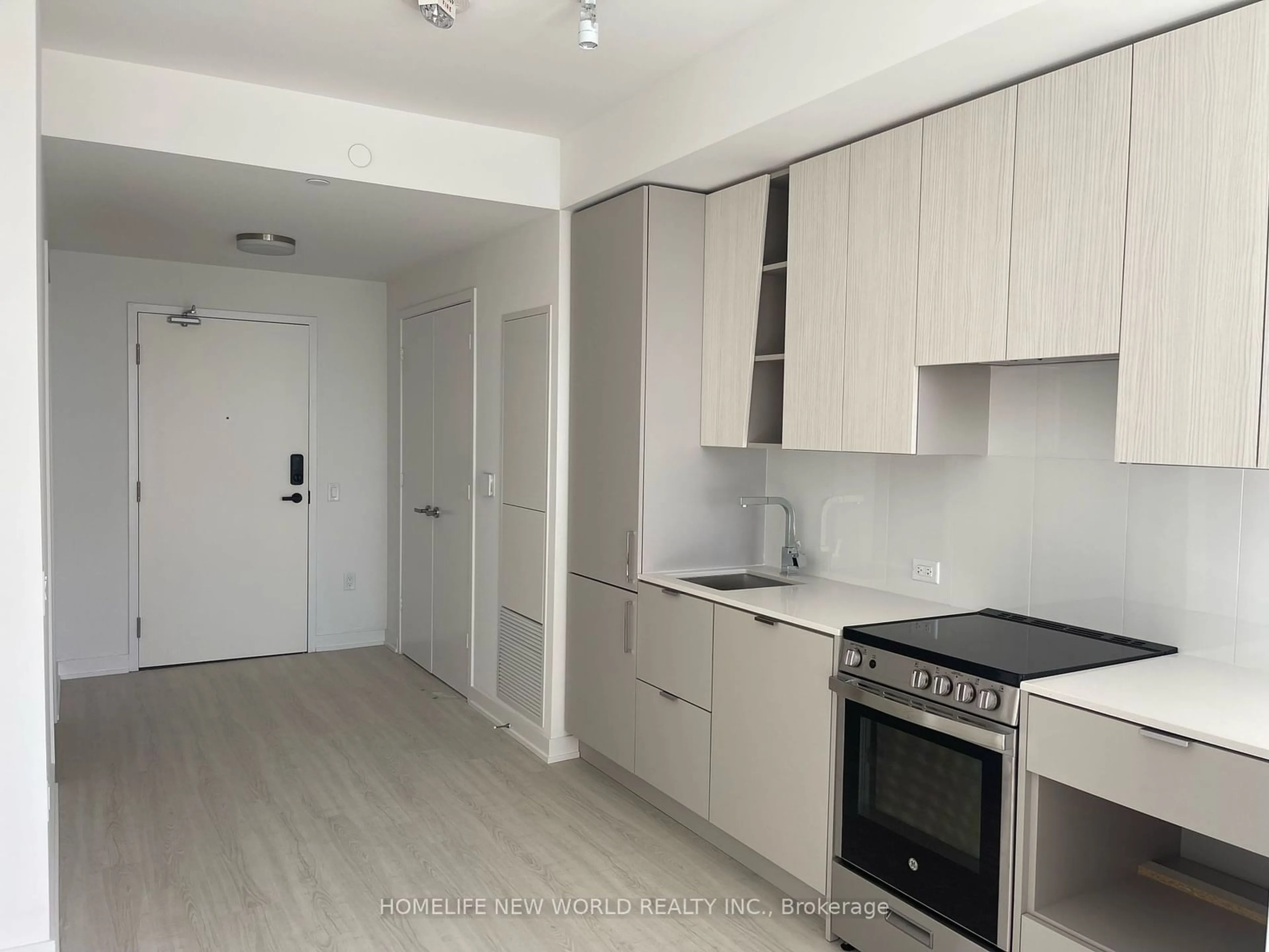 Standard kitchen for 3883 Quartz Rd #5111, Mississauga Ontario L5B 0M4