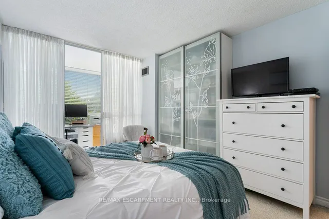 Additional property image - 1276 Maple Crossing Blvd Unit 310