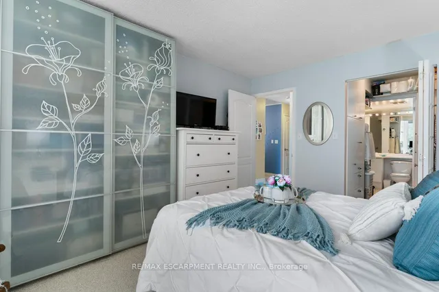 Additional property image - 1276 Maple Crossing Blvd Unit 310