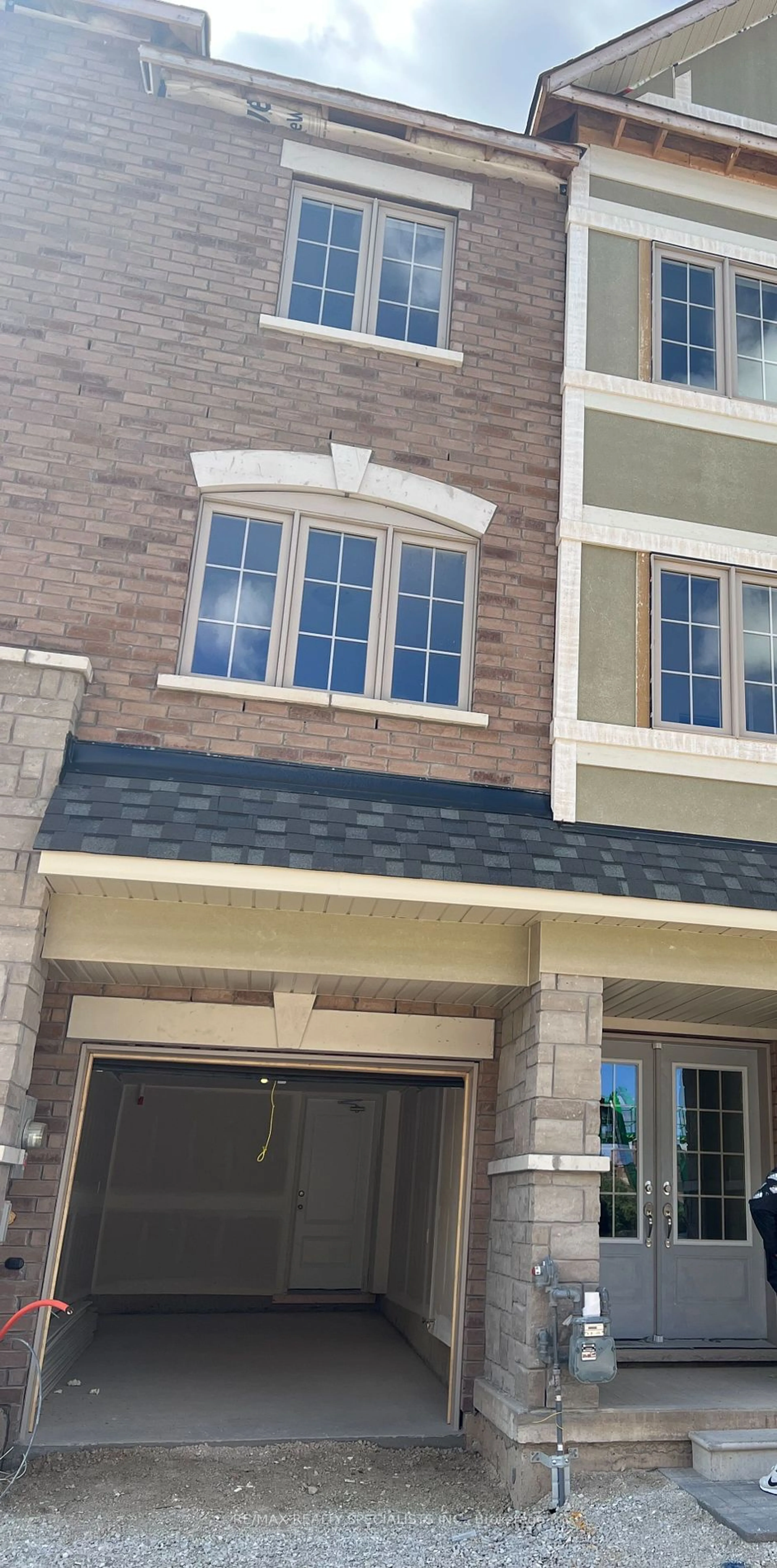 Home with brick exterior material for 68 First St #28, Orangeville Ontario L9W 2E4