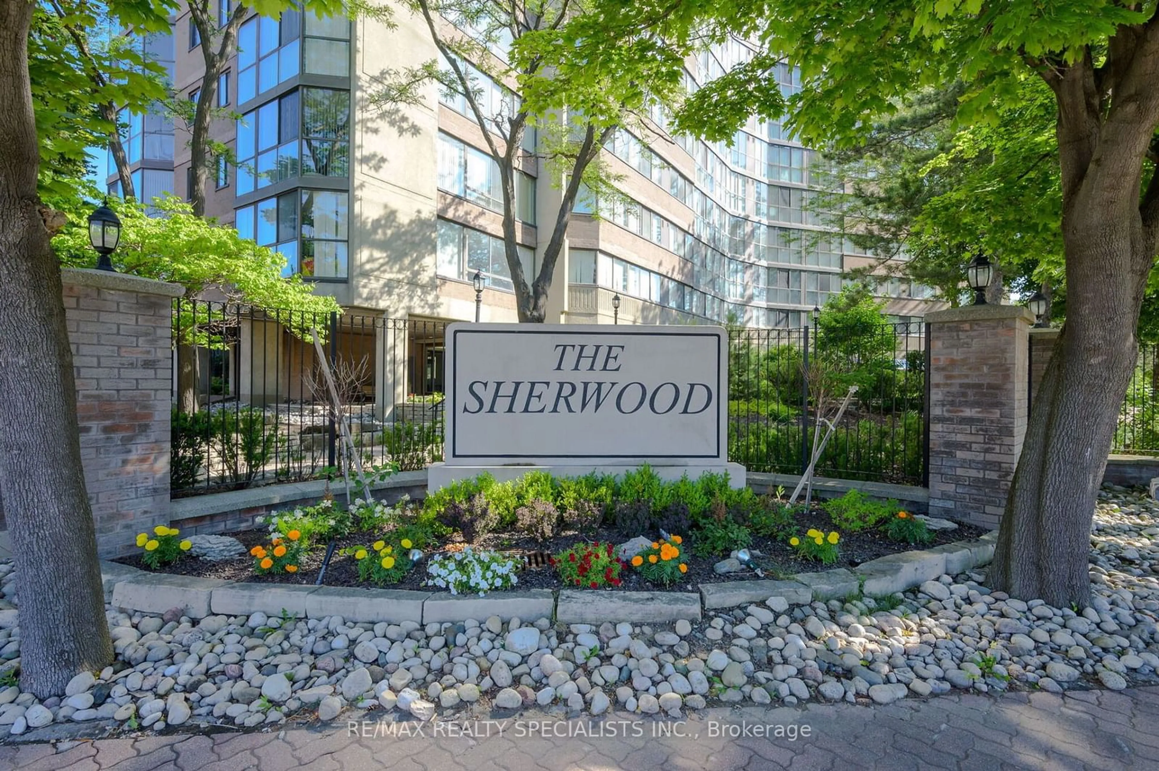 A pic from exterior of the house or condo for 4235 Sherwoodtowne Blvd #402, Mississauga Ontario L4Z 1W3