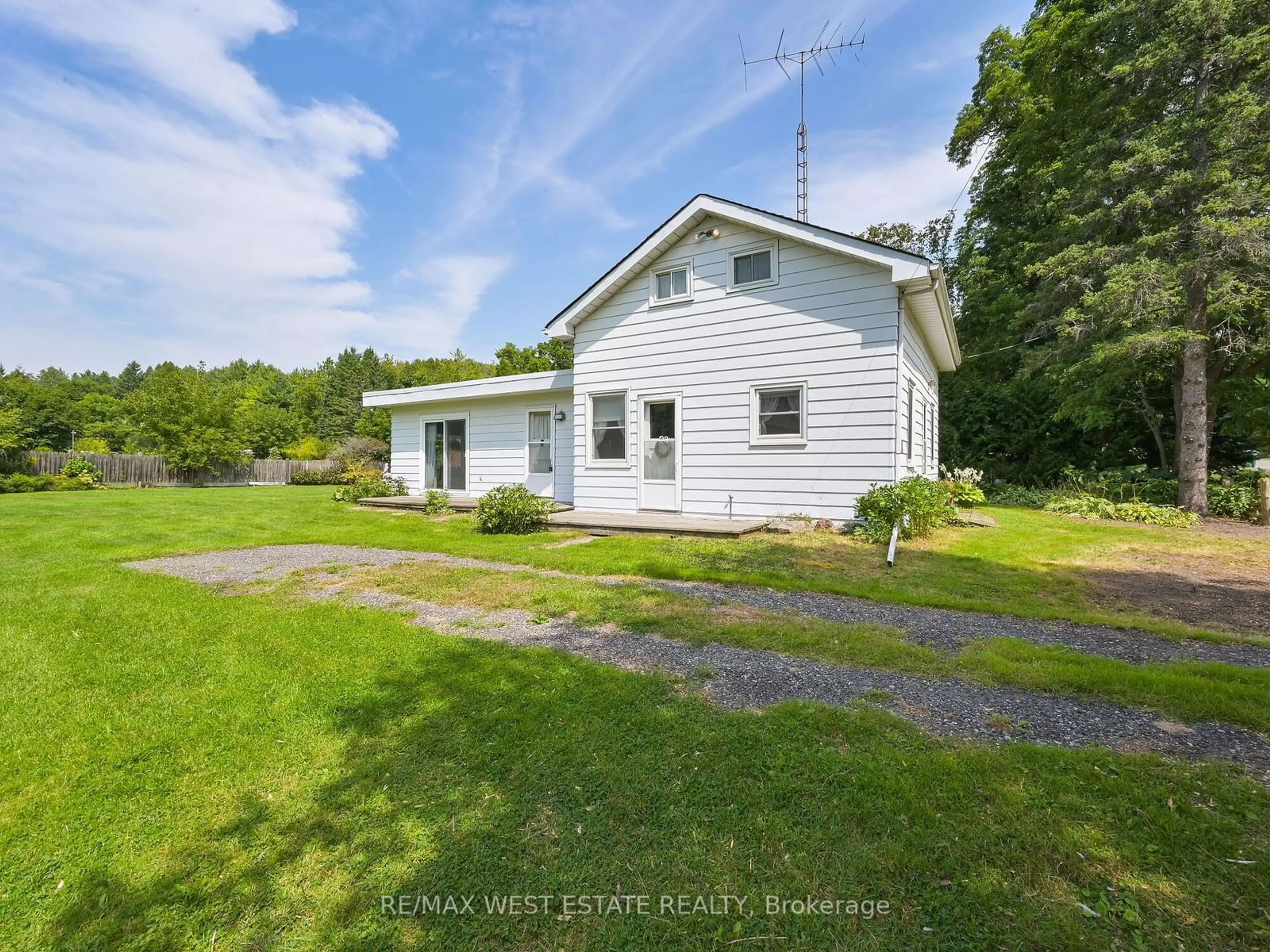 Frontside or backside of a home, cottage for 9850 Columbia Way, Caledon Ontario L7E 0T2