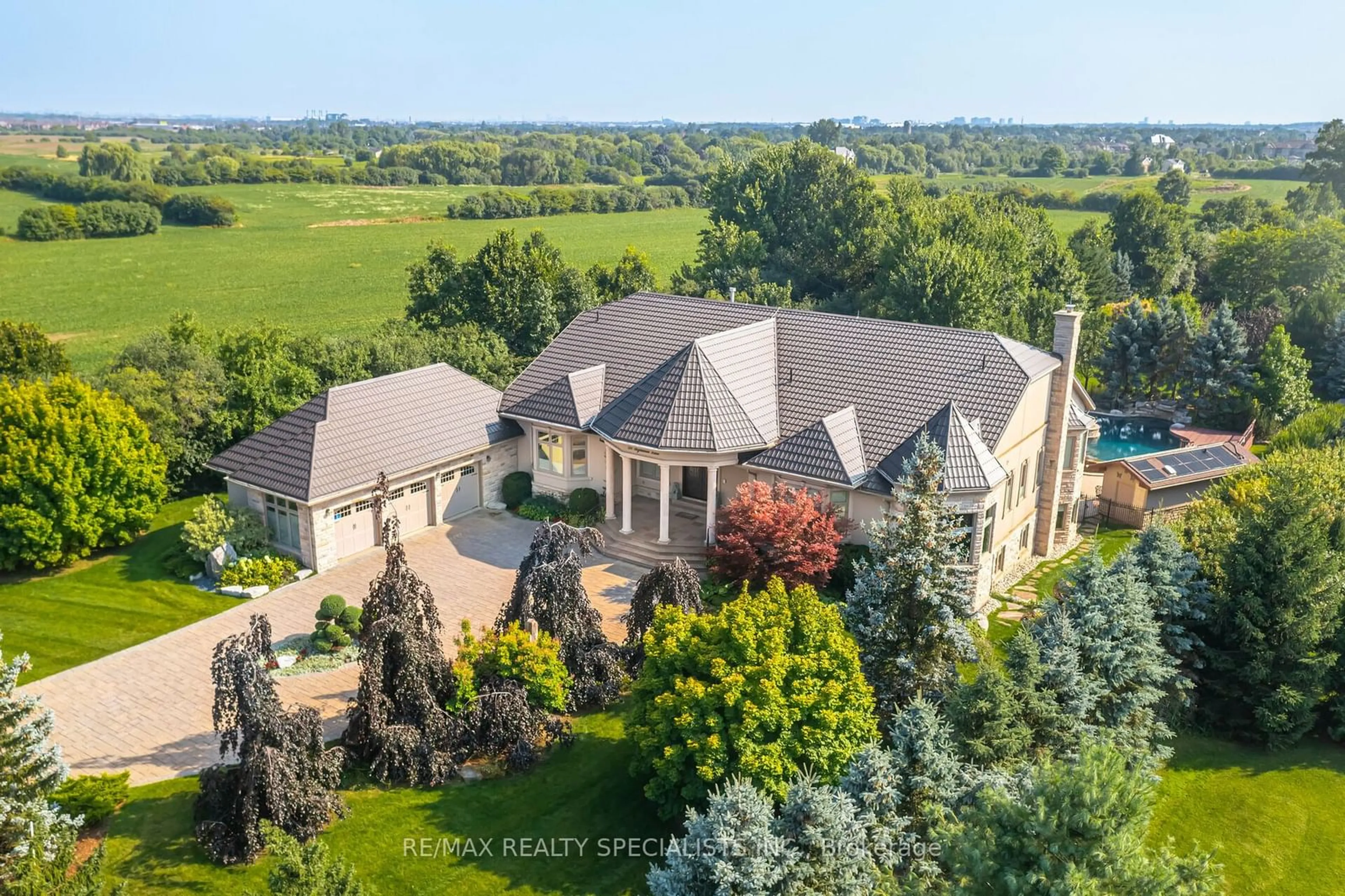 Frontside or backside of a home, cottage for 26 Ryckman Lane, Brampton Ontario L6P 0C7