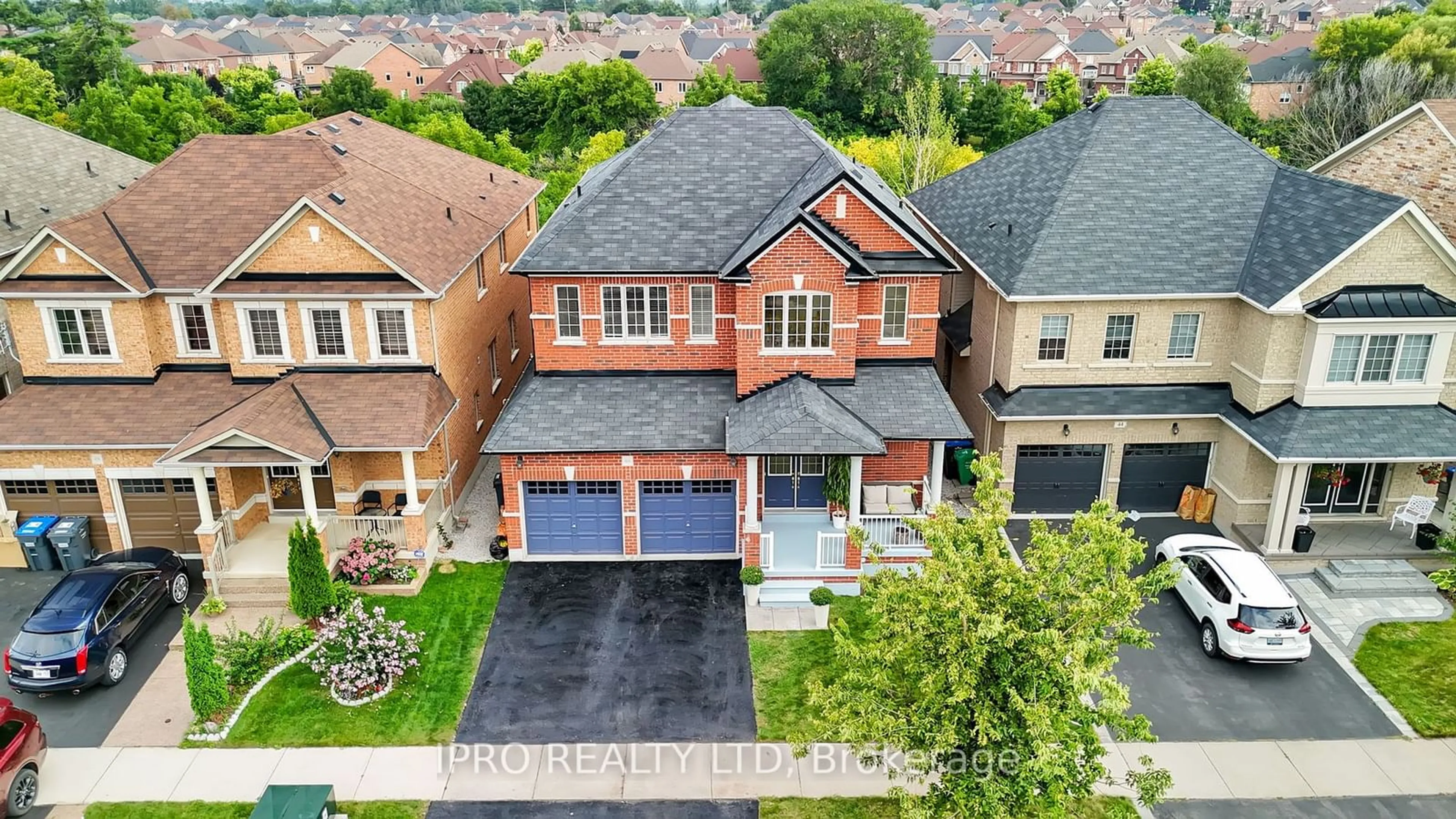 Home with brick exterior material for 46 Angelgate Rd, Brampton Ontario L6Y 0X9