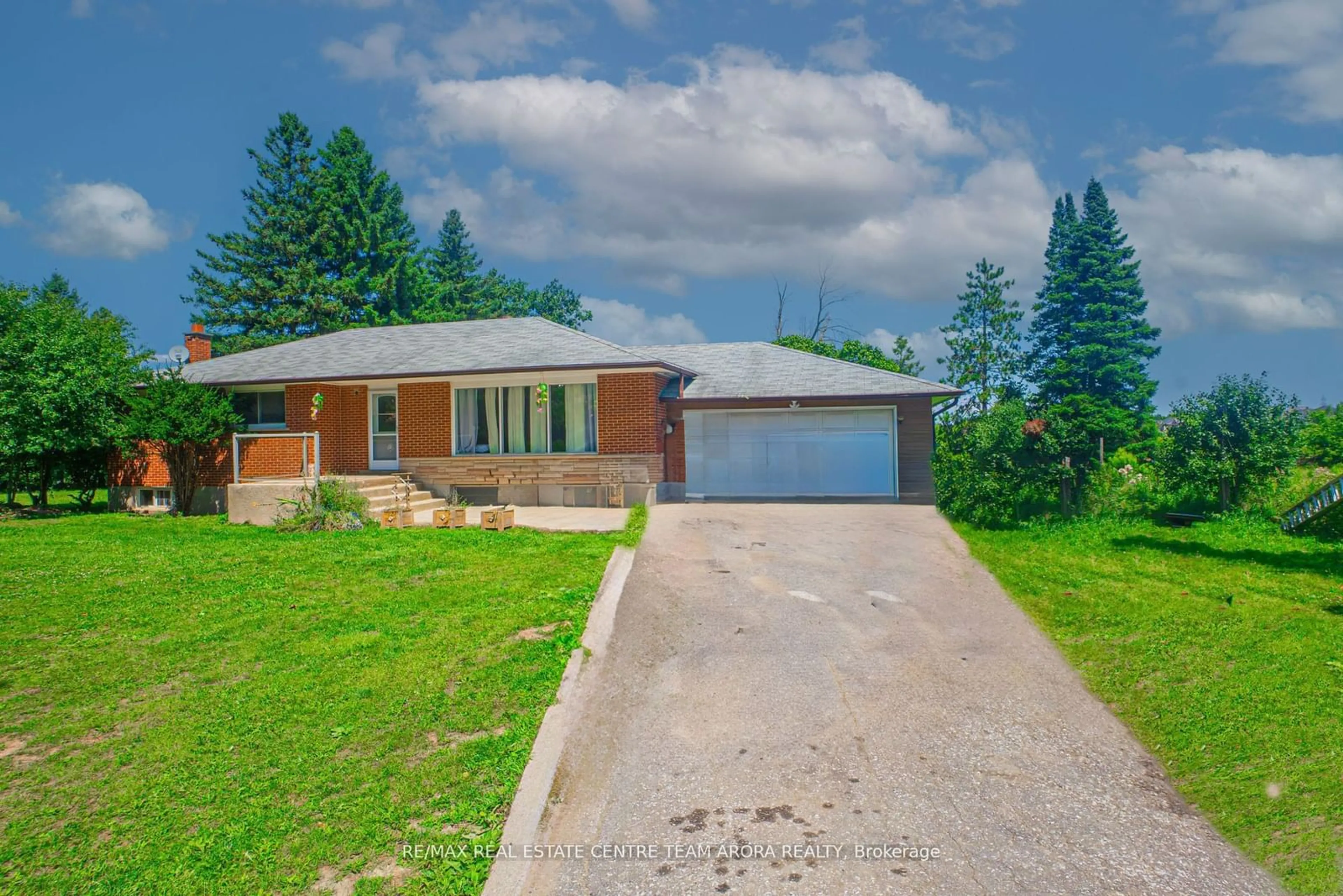 Frontside or backside of a home for 9461 Creditview Rd, Brampton Ontario L6X 0E5