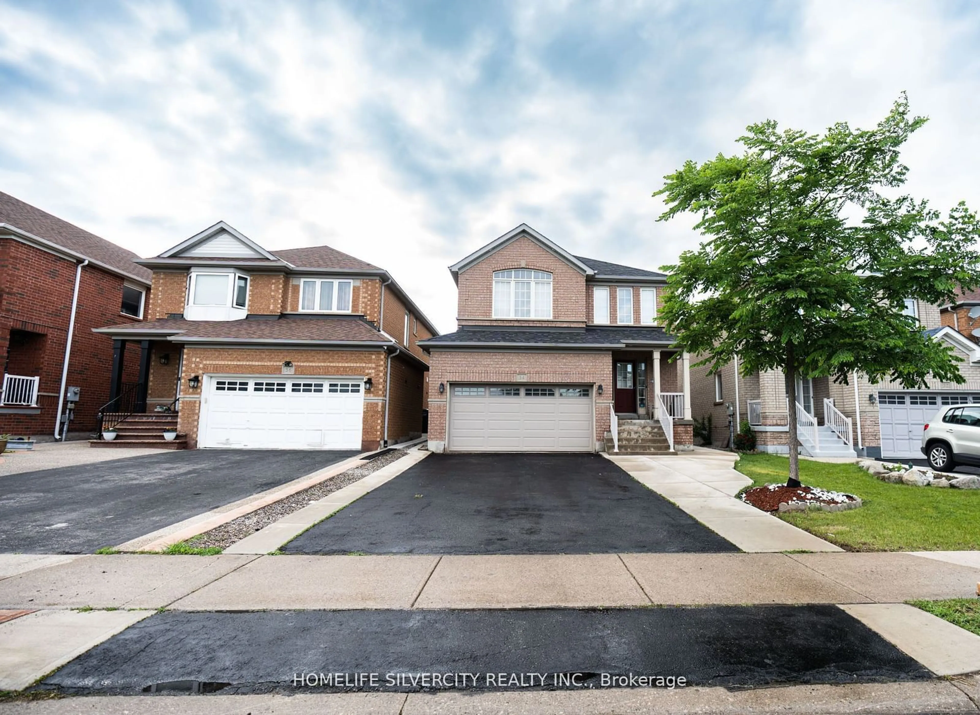 Frontside or backside of a home, the street view for 34 Feather Reed Way, Brampton Ontario L6R 3A3