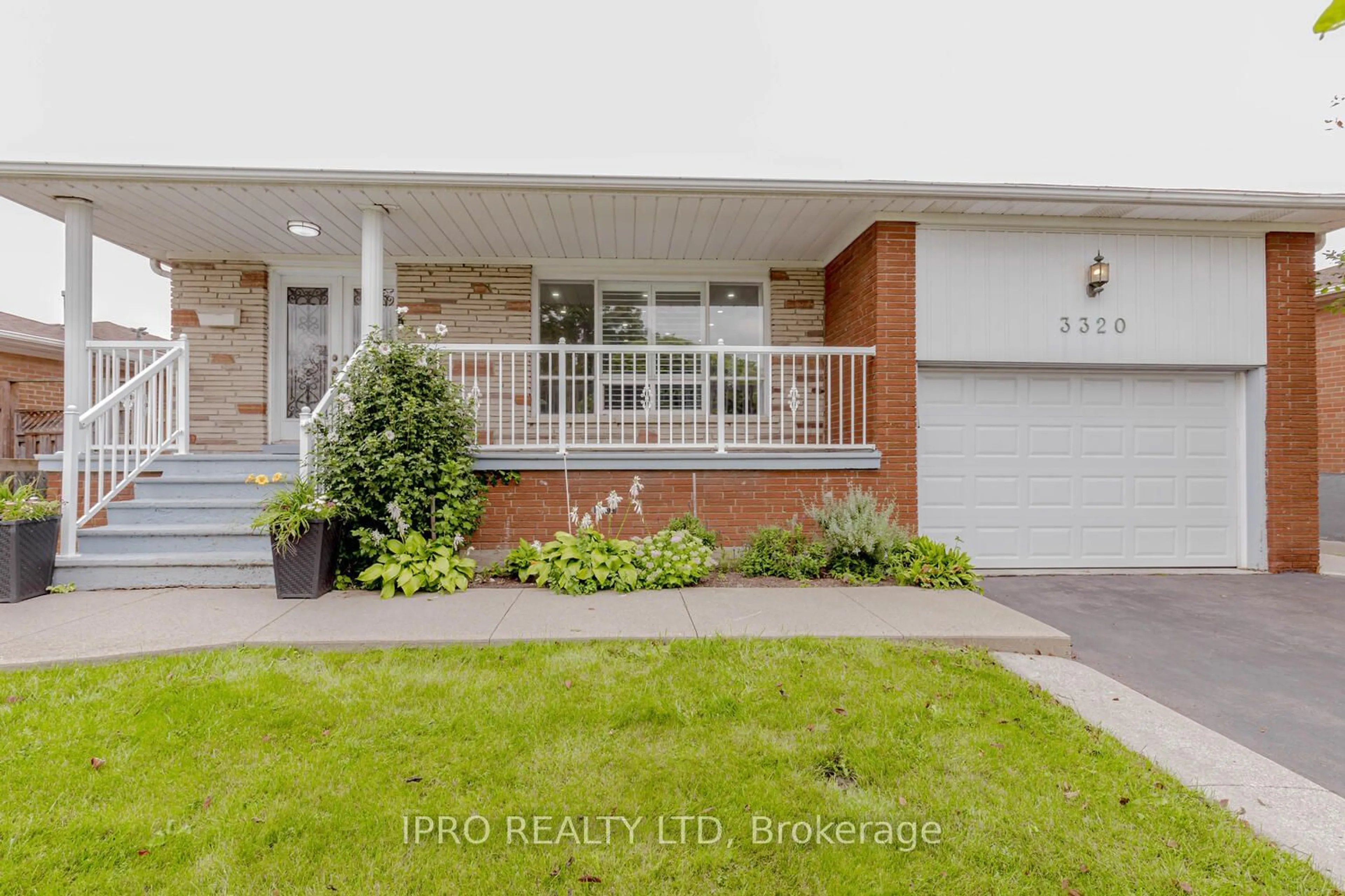 A pic from exterior of the house or condo for 3320 Morningstar Dr, Mississauga Ontario L4T 1X7