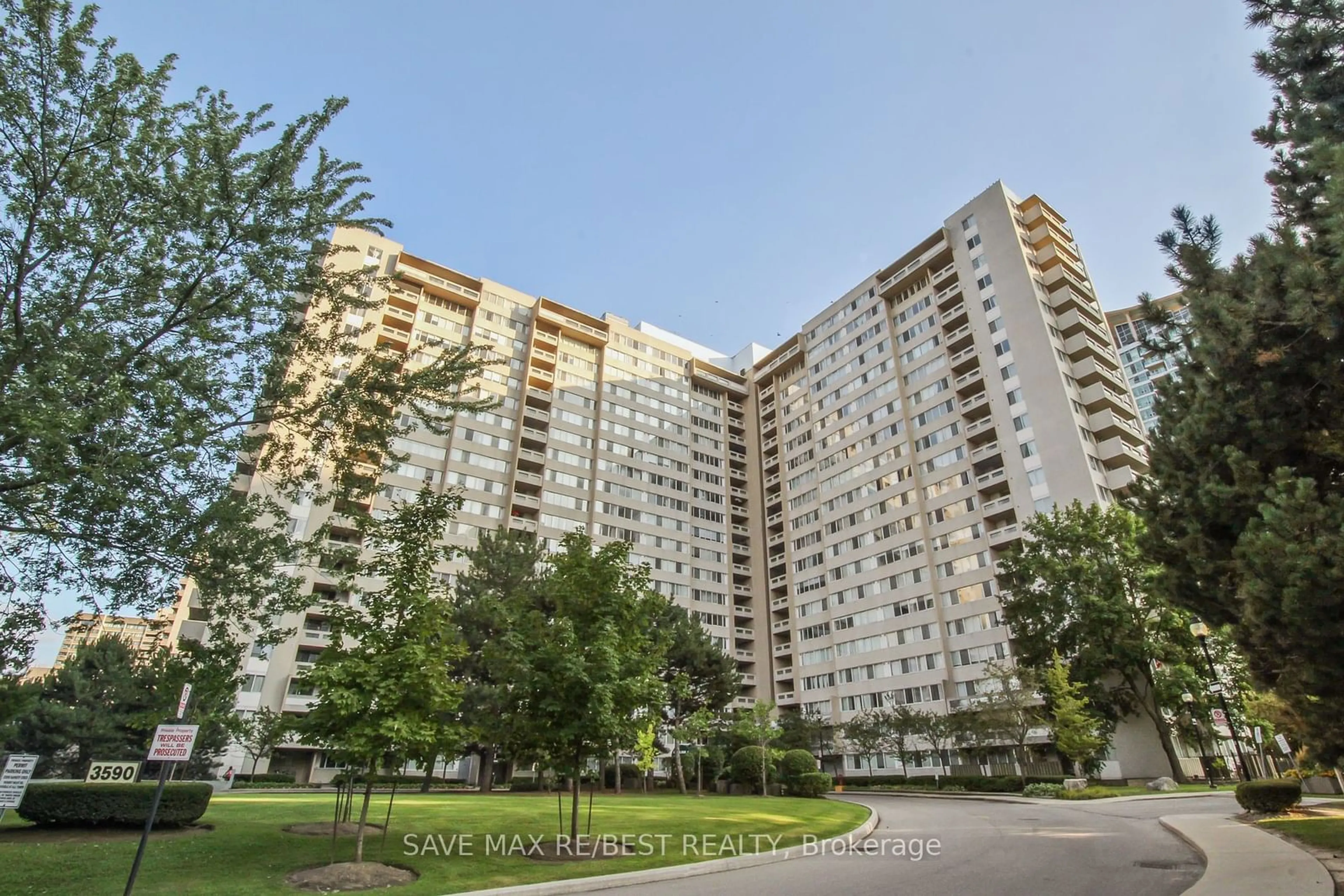 A pic from exterior of the house or condo for 3590 Kaneff Cres #1111, Mississauga Ontario L5A 3X3