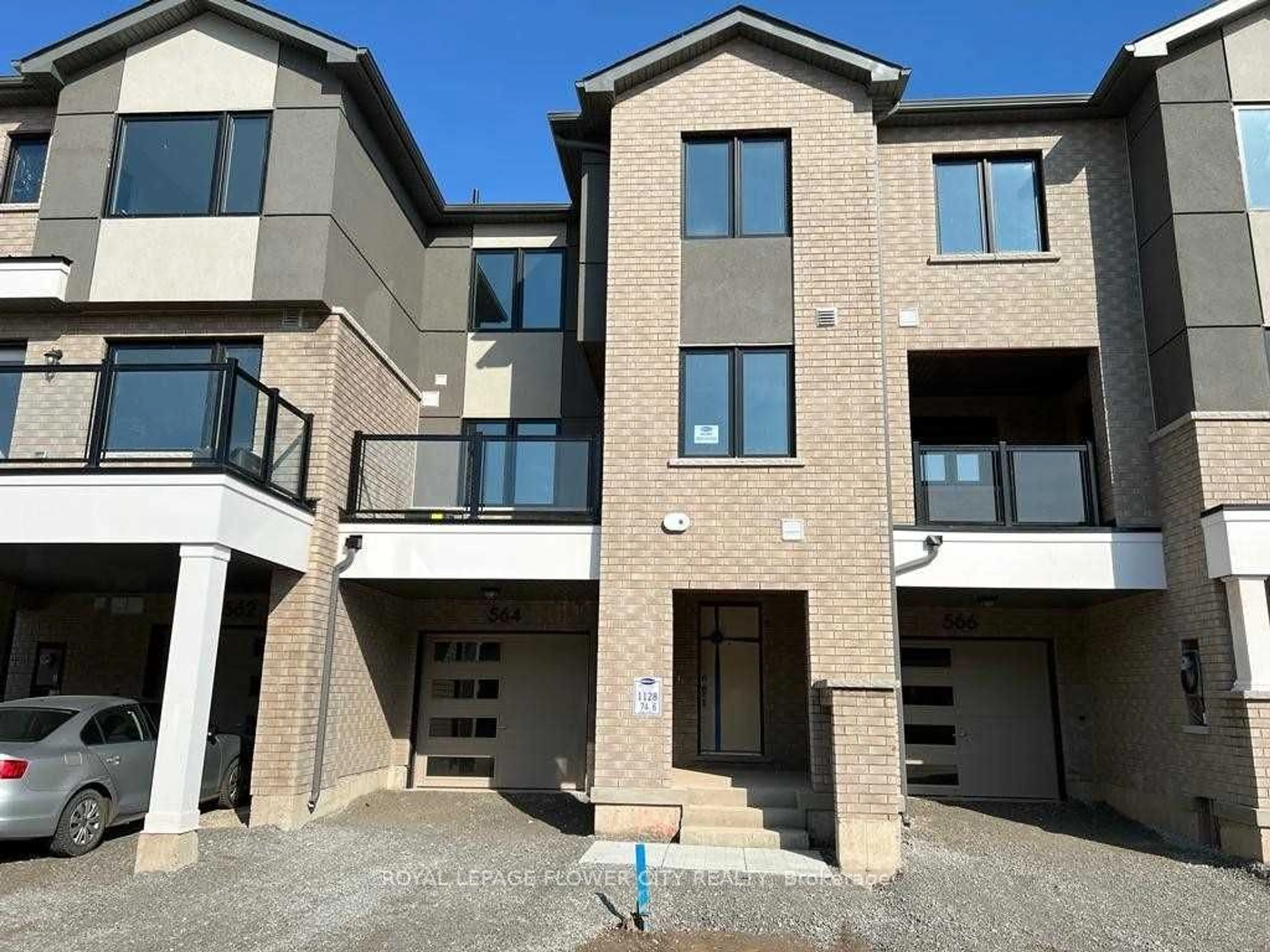 Outside view for 564 Bellflower Crt, Milton Ontario L9E 1E4