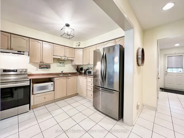 Additional property image - 1249 Quest Circ