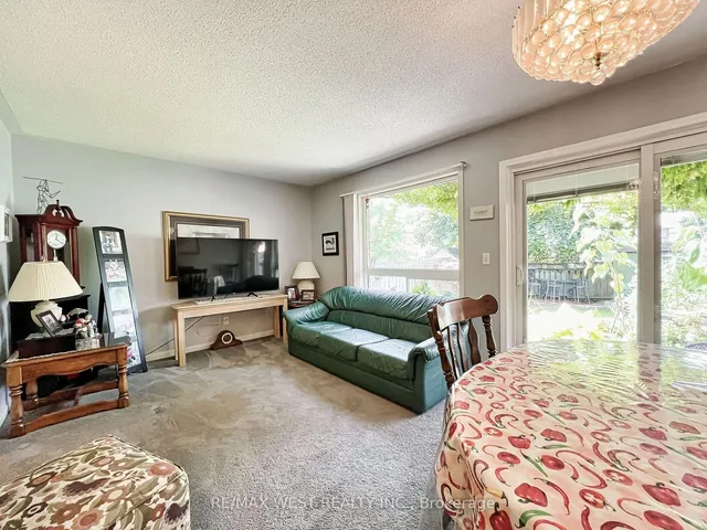 Additional property image - 1249 Quest Circ
