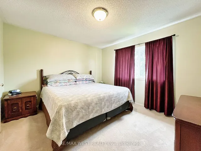 Additional property image - 1249 Quest Circ