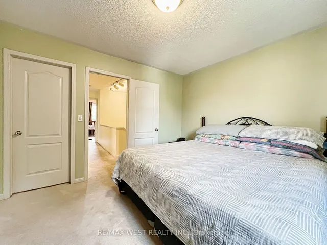 Additional property image - 1249 Quest Circ