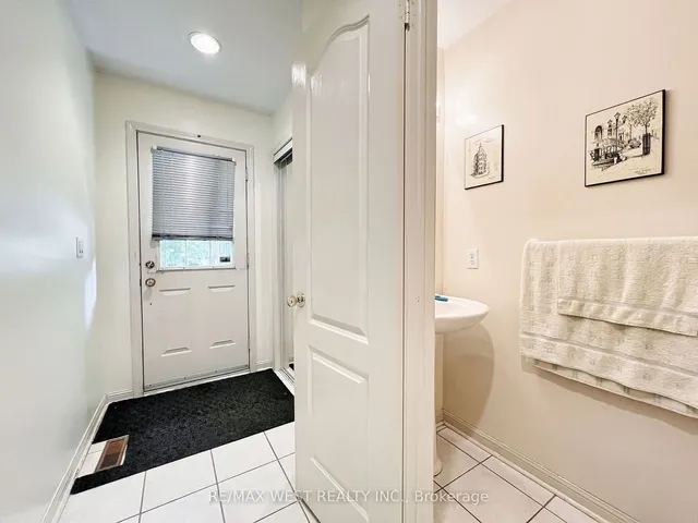 Additional property image - 1249 Quest Circ
