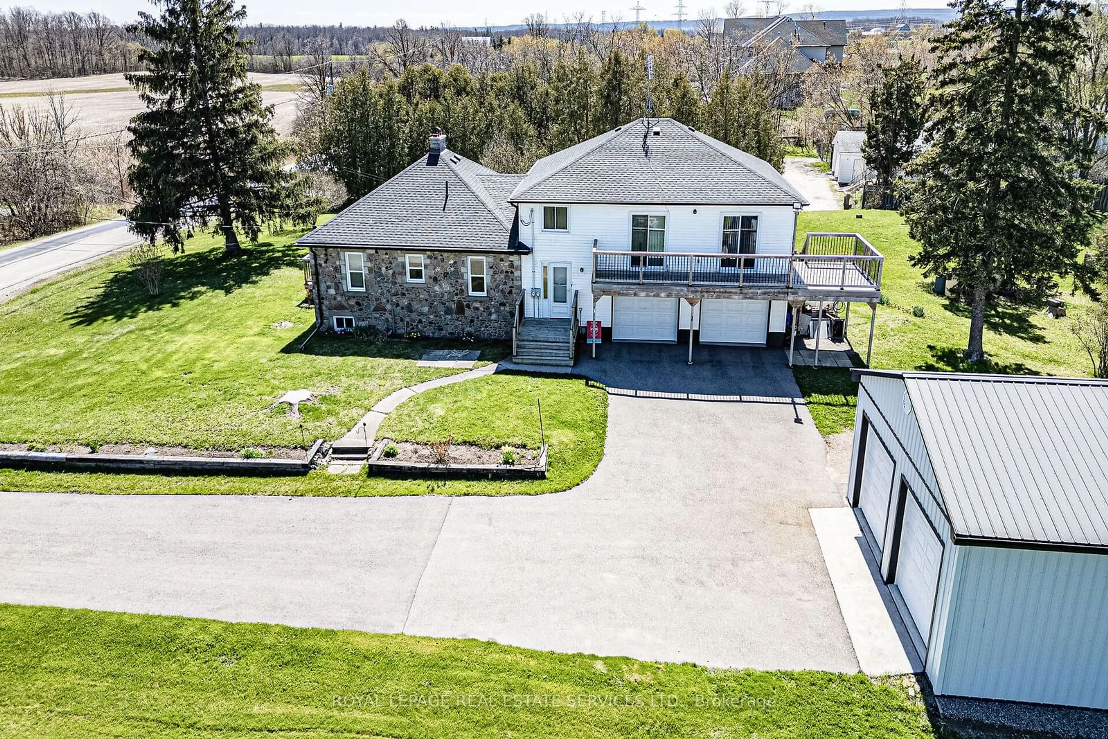 Frontside or backside of a home for 3029 Burnhamthorpe Rd, Milton Ontario L9T 5S2