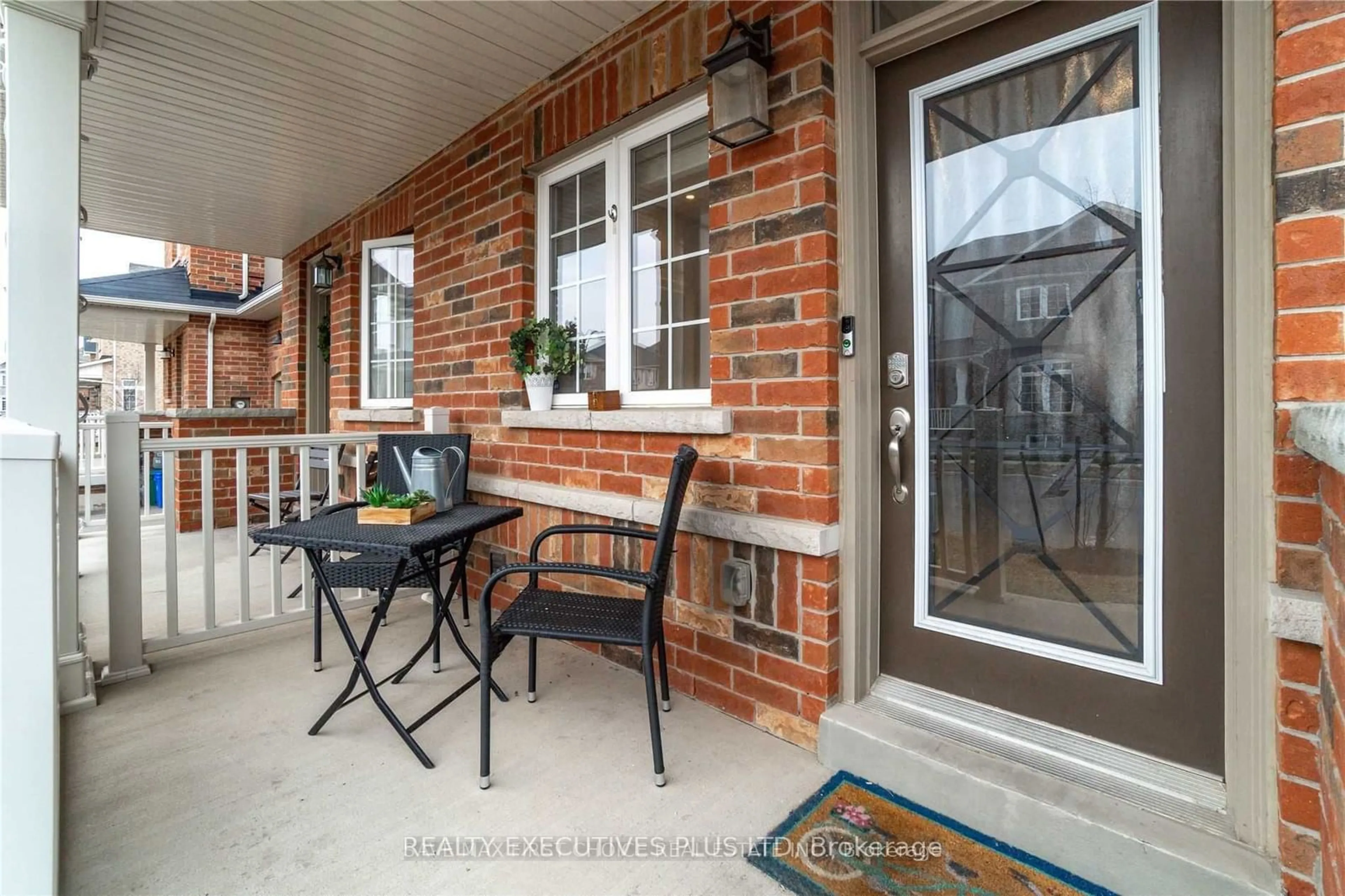 Patio for 555 Murray Meadows Pl, Milton Ontario L9T 8L8