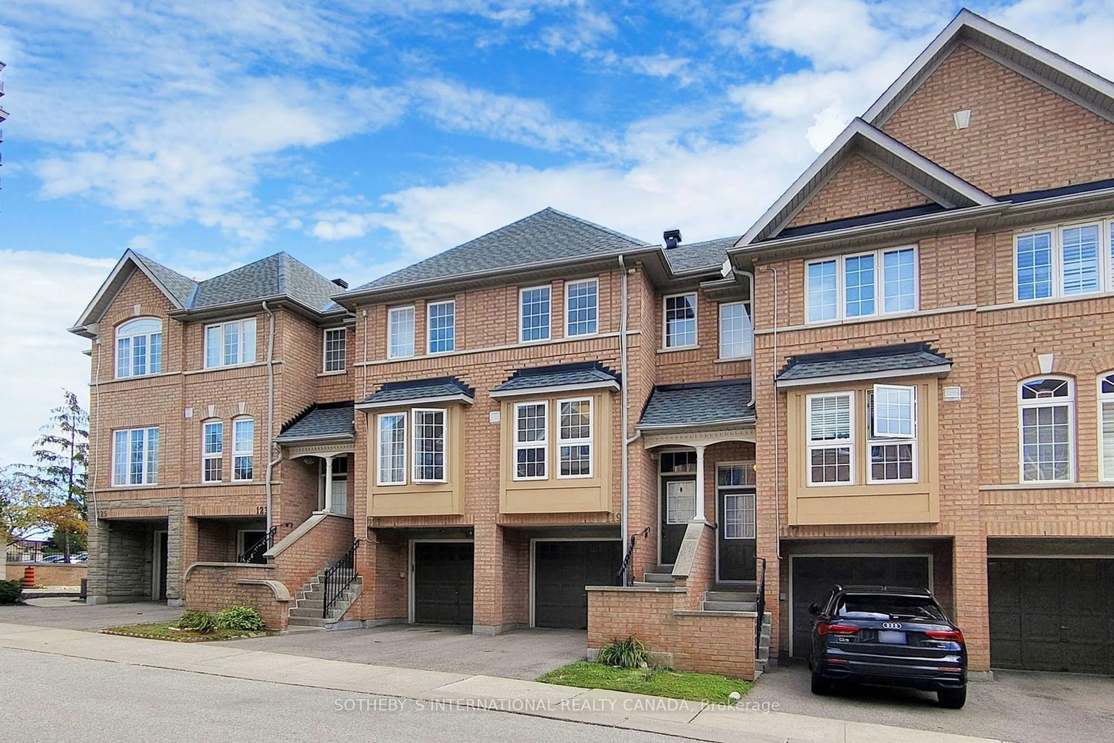 A pic from exterior of the house or condo for 50 Strathaven Dr #119, Mississauga Ontario L5R 4E7