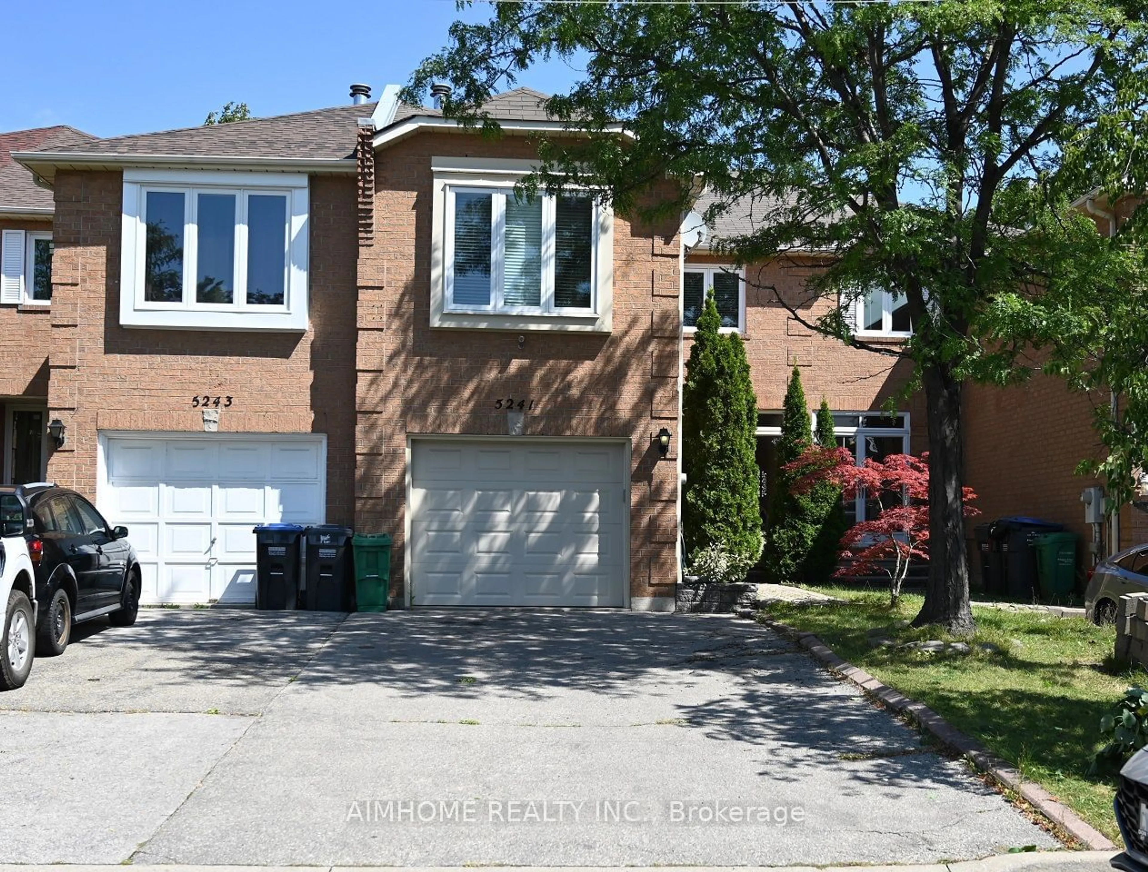 Frontside or backside of a home for 5241 Cinnamon Rd, Mississauga Ontario L5V 1T3