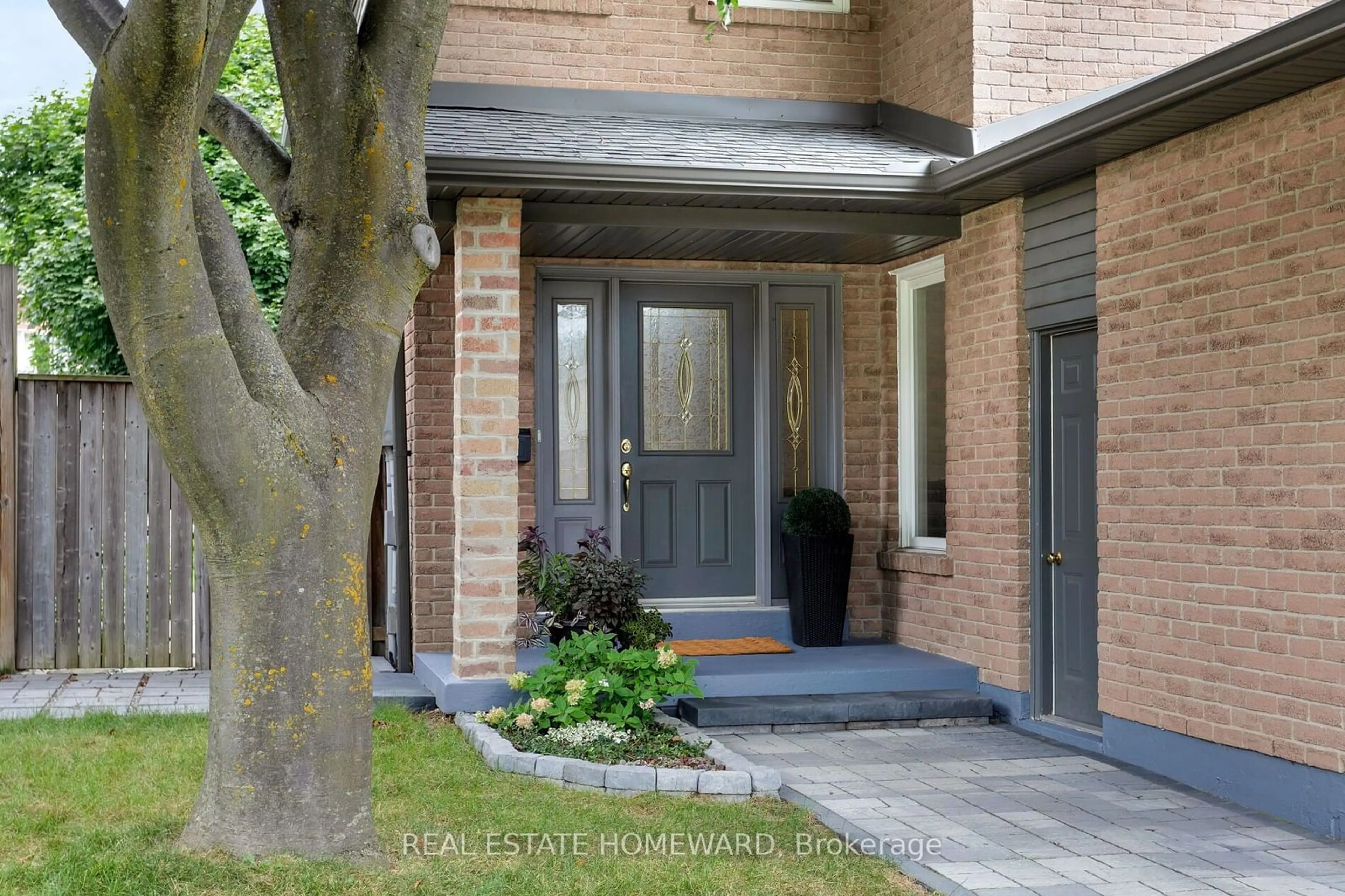 Home with brick exterior material for 6307 Edenwood Dr, Mississauga Ontario L5N 3B6