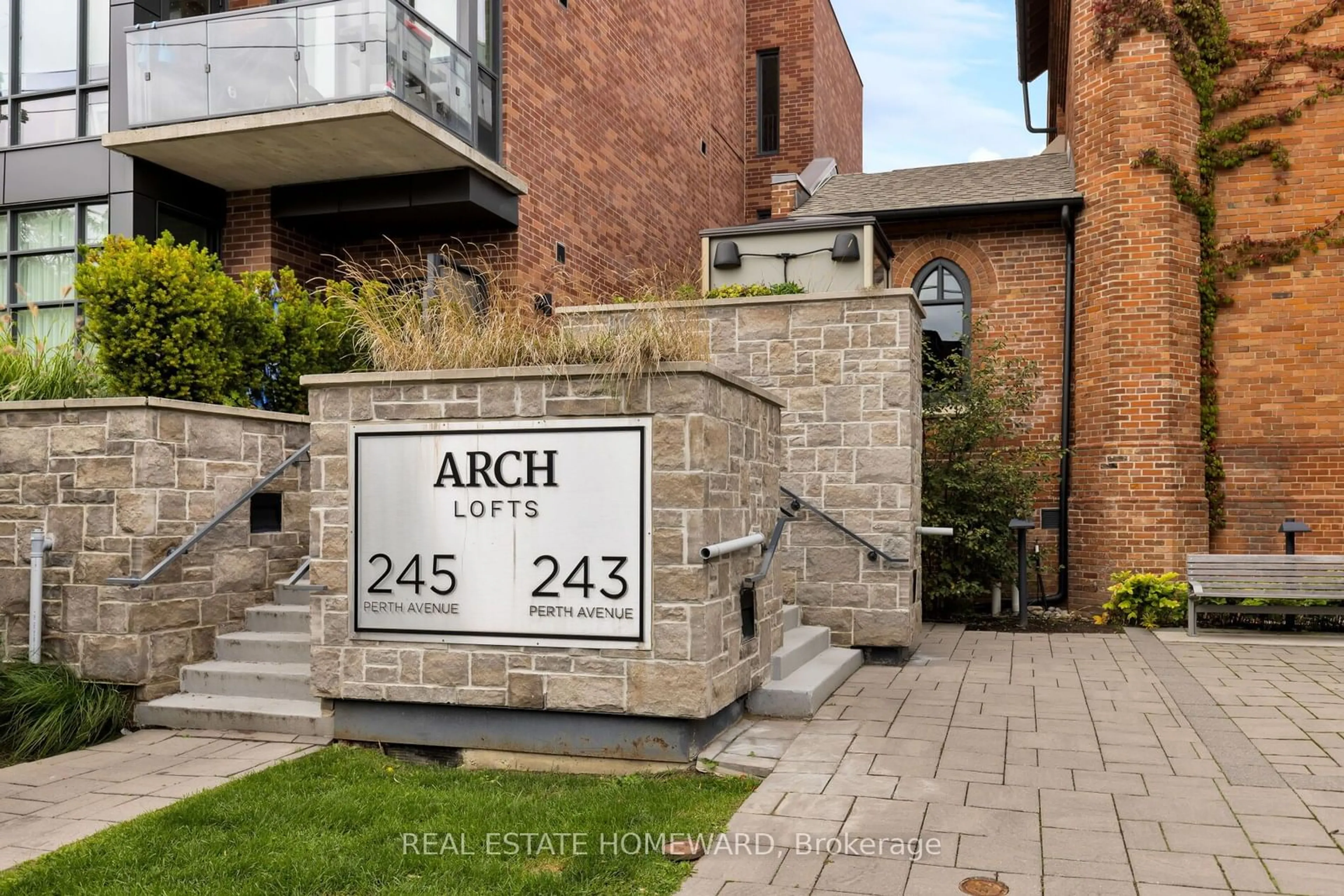 Home with brick exterior material for 245 Perth Ave #304, Toronto Ontario M6P 3X9