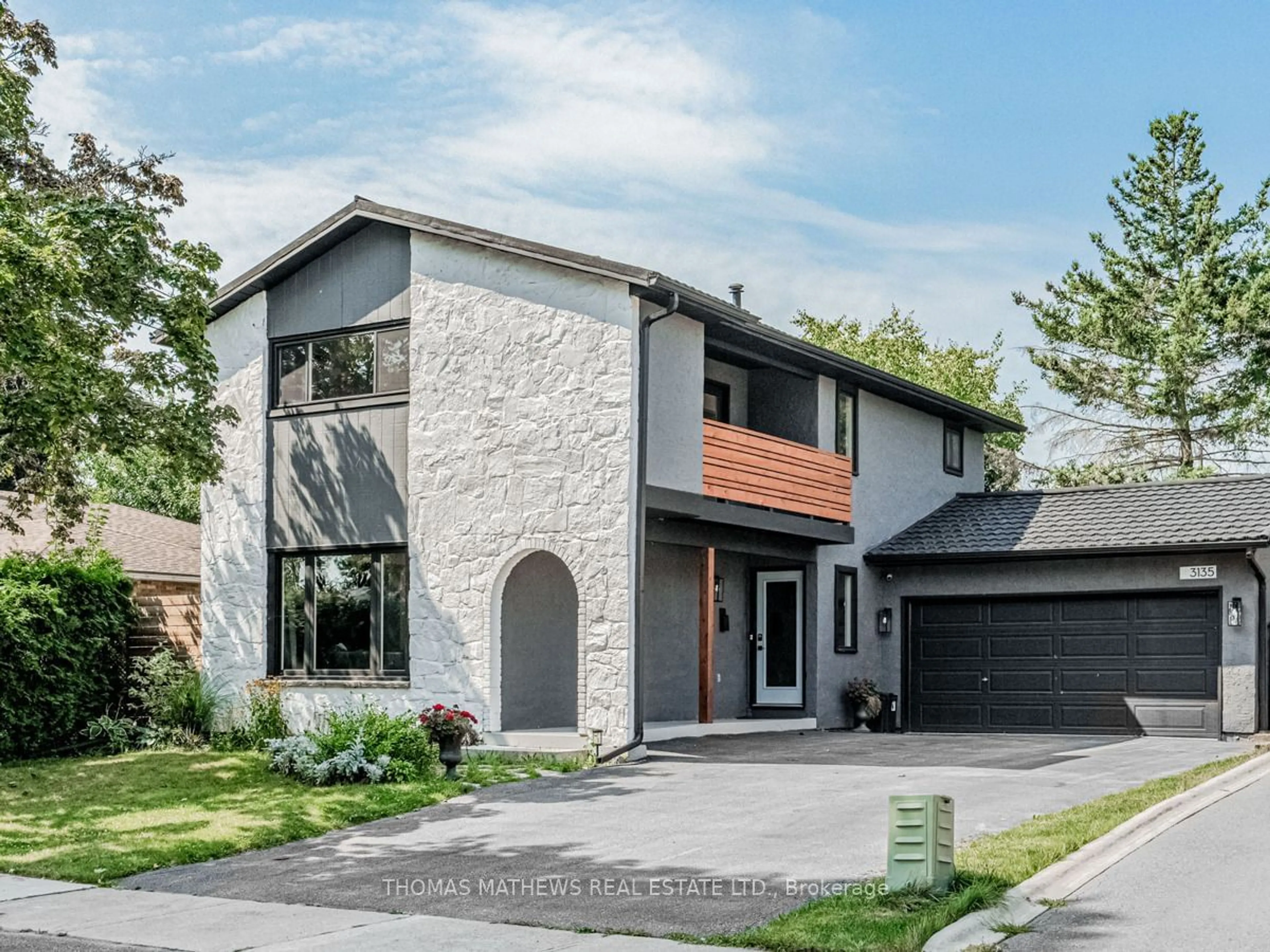 Home with brick exterior material for 3135 Michael Cres, Burlington Ontario L7M 1V3