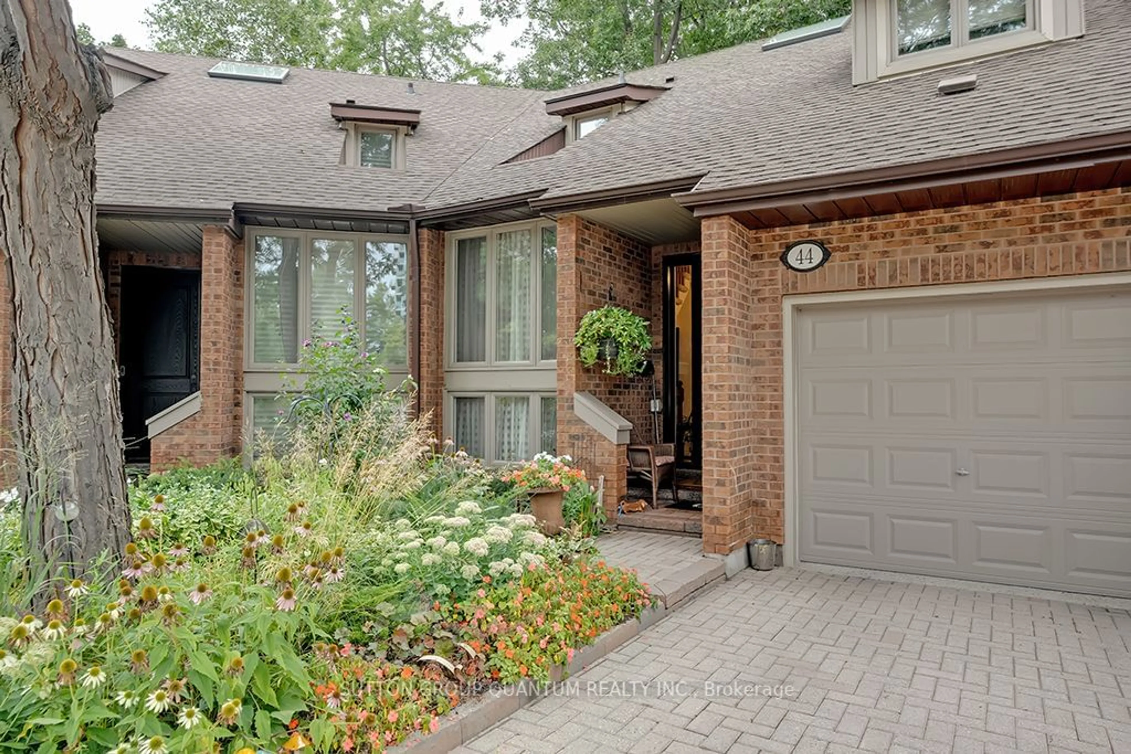 Home with brick exterior material for 1180 Walden Circ #44, Mississauga Ontario L5J 4J9