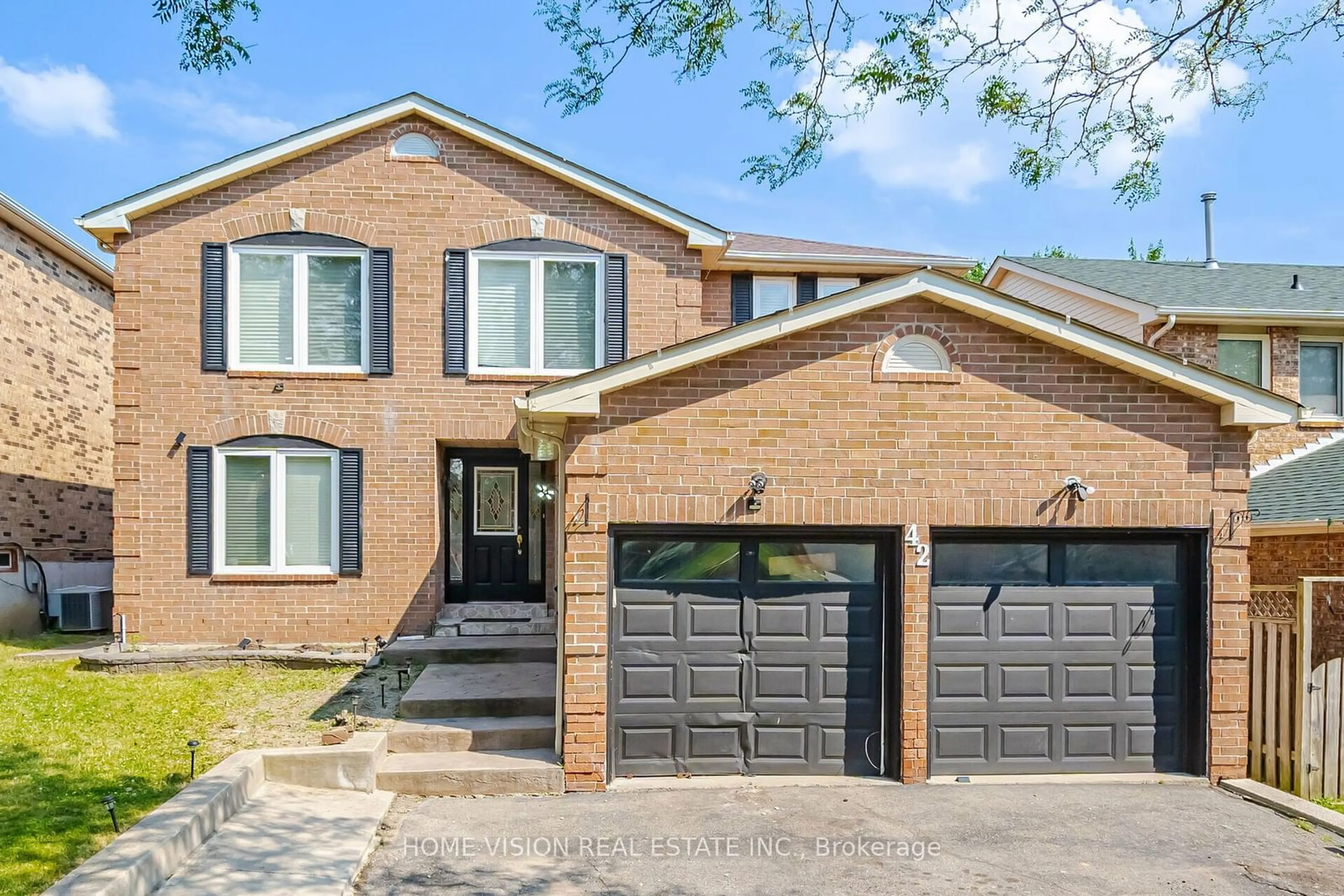 Home with brick exterior material for 42 Cousins Crt, Brampton Ontario L6Y 3K5