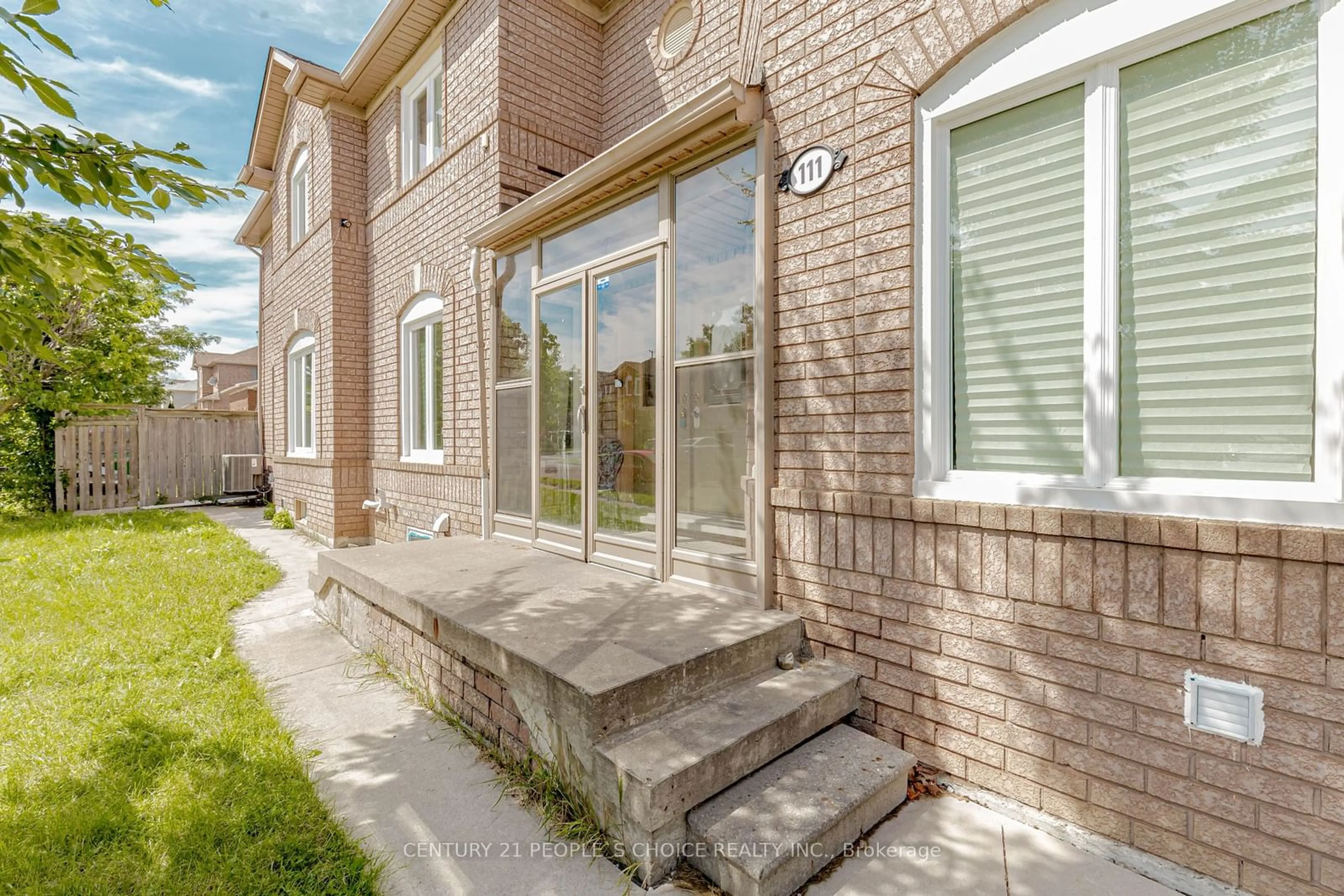 Home with brick exterior material for 111 Mount Ranier Cres, Brampton Ontario L6R 2L1