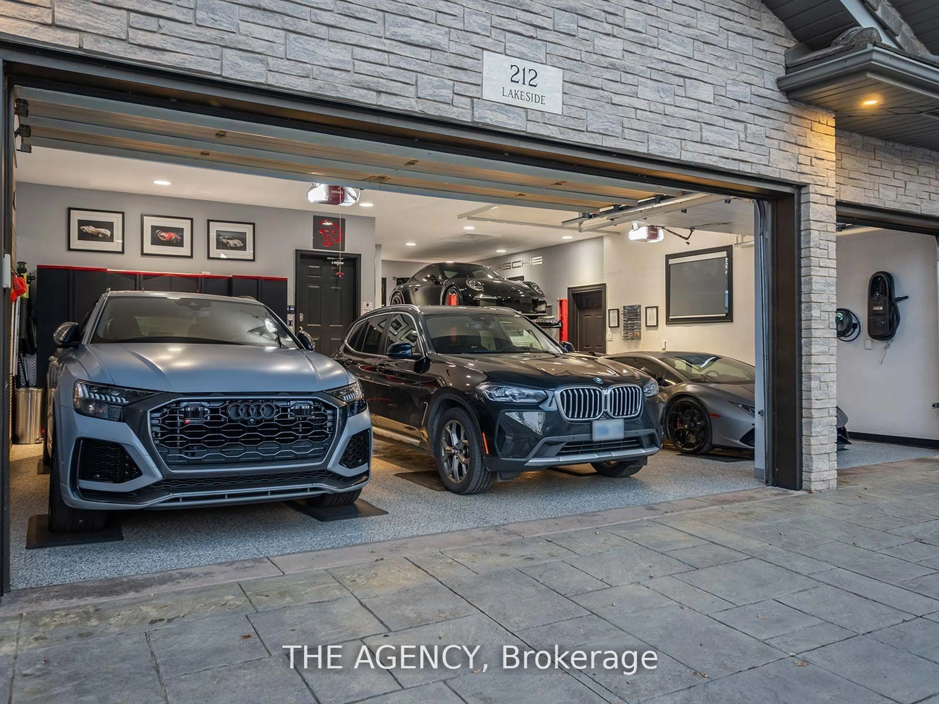 Indoor garage, ceramic floors for 212 Lakeside Ave, Burlington Ontario L7N 1Y5