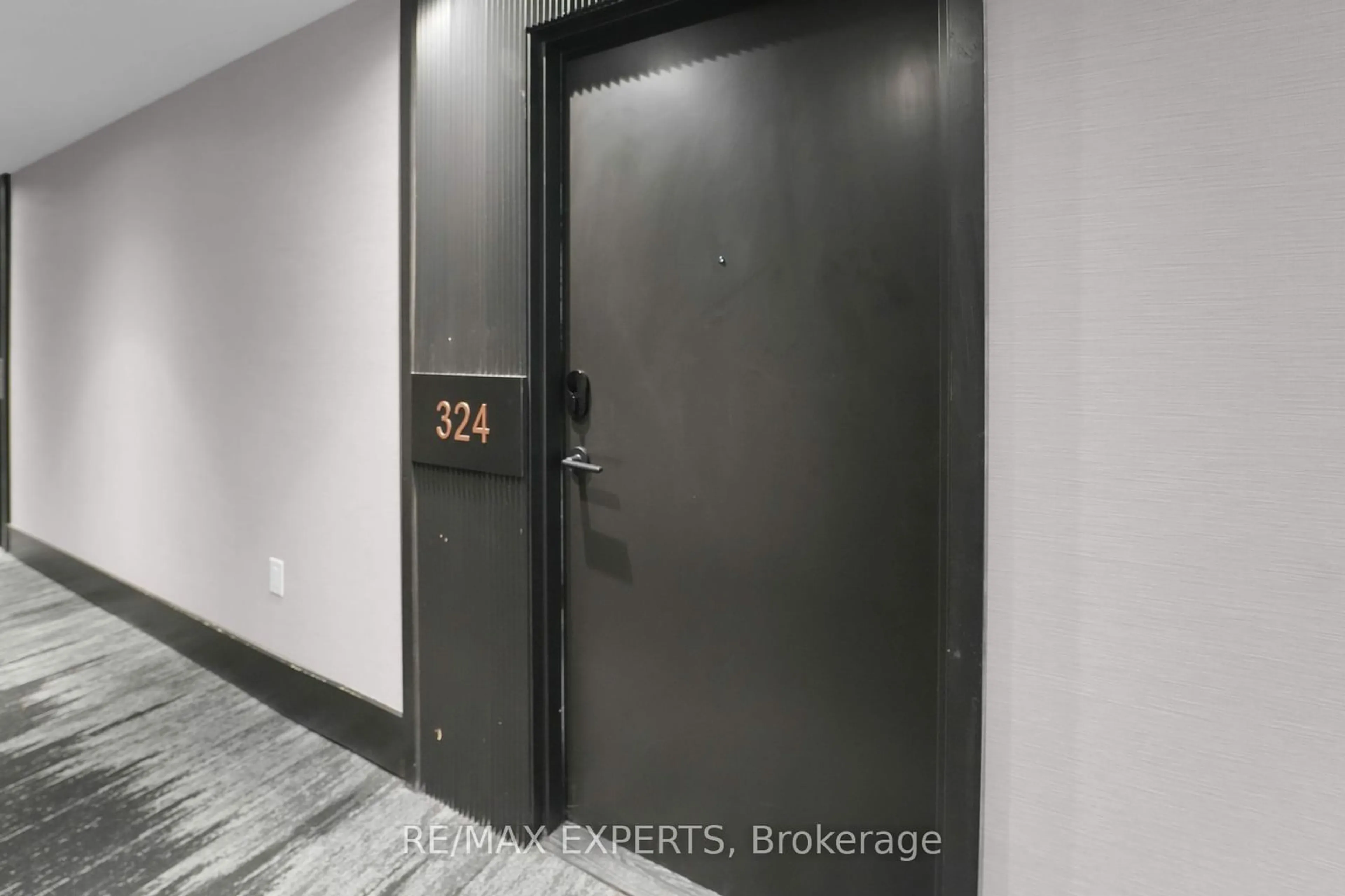 Indoor foyer for 2450 Old Bronte Rd #324, Oakville Ontario L6M 5P6