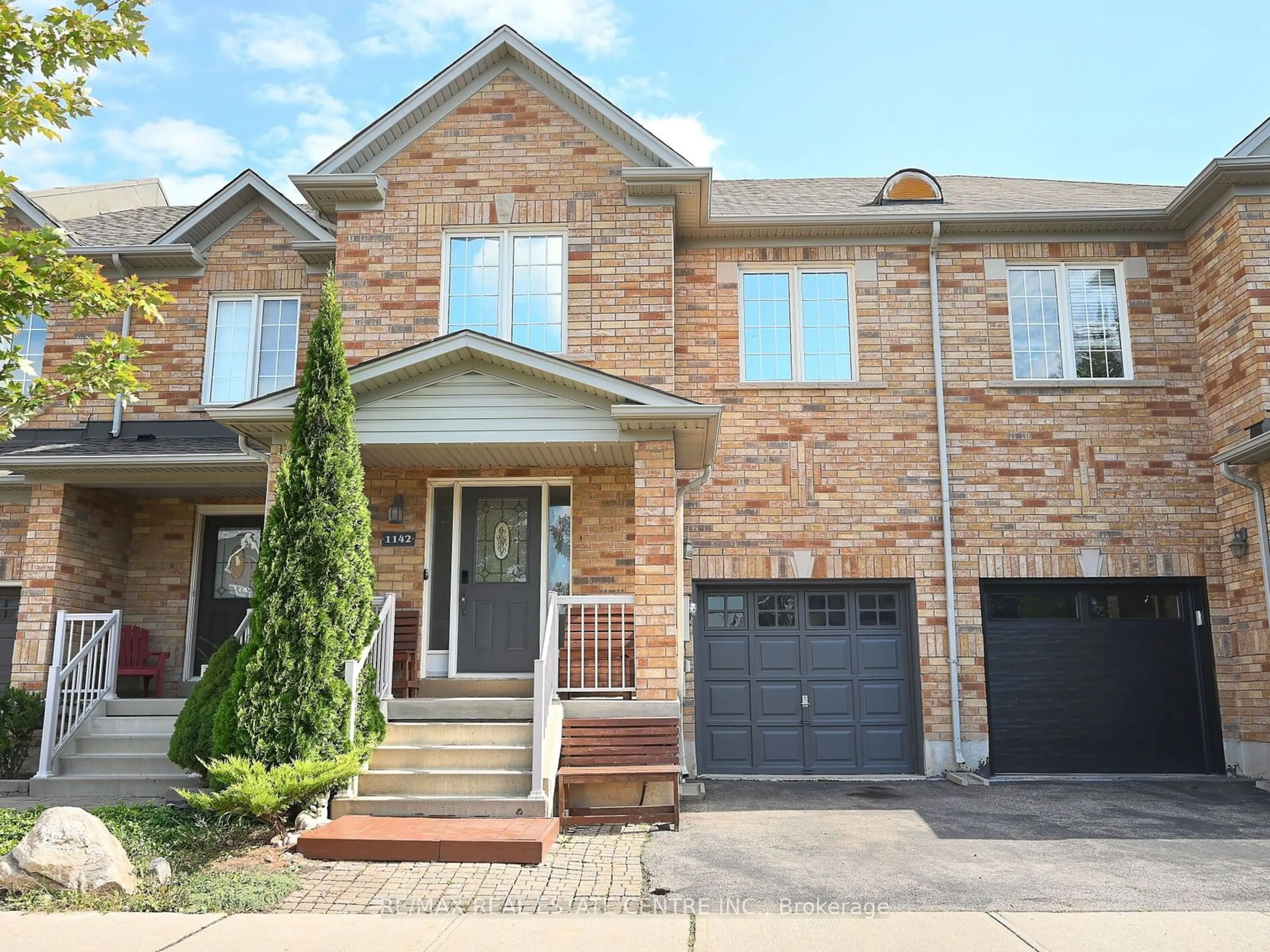 Home with brick exterior material for 1142 Tupper Dr, Milton Ontario L9T 0A9