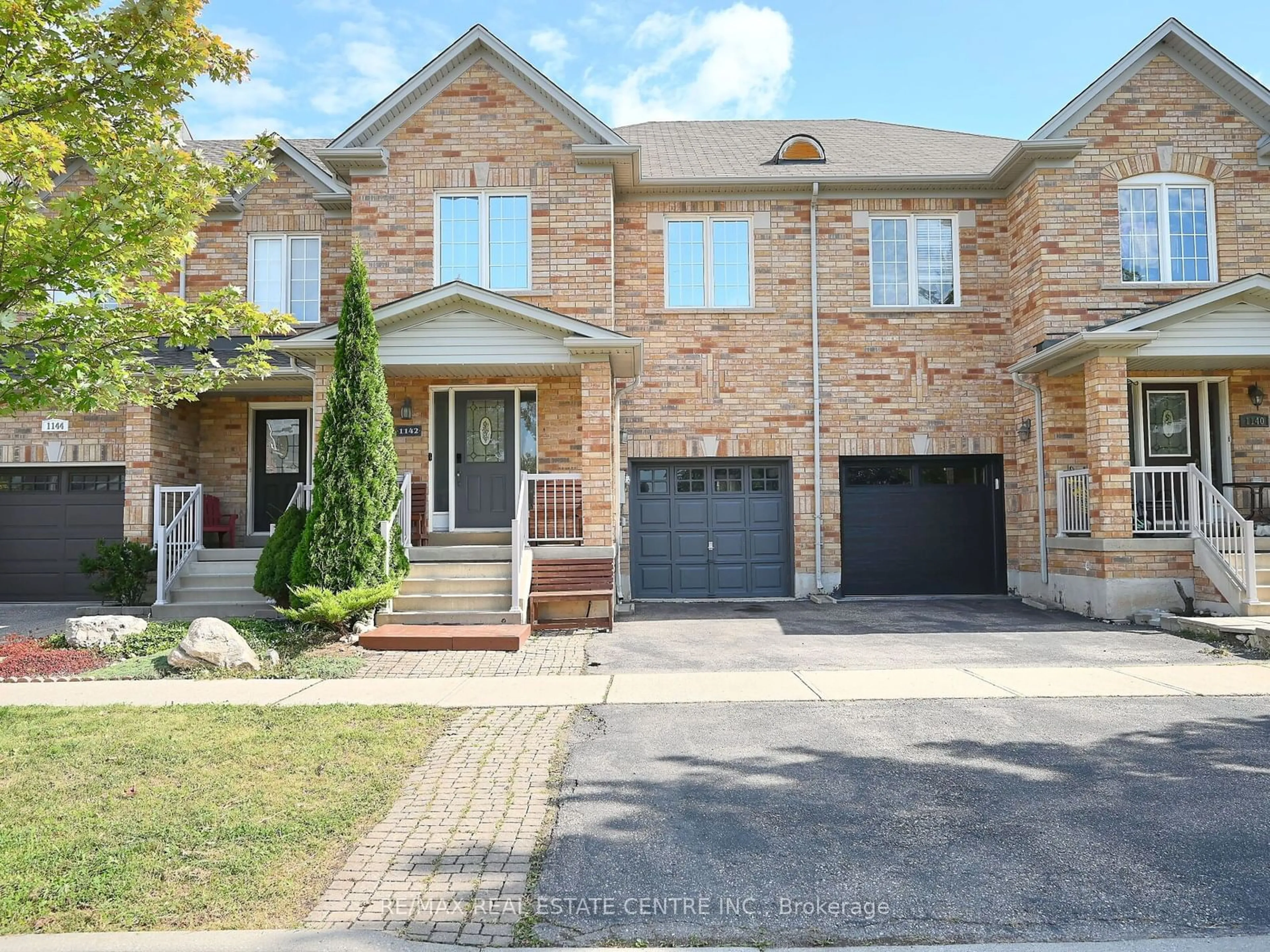 Home with brick exterior material for 1142 Tupper Dr, Milton Ontario L9T 0A9