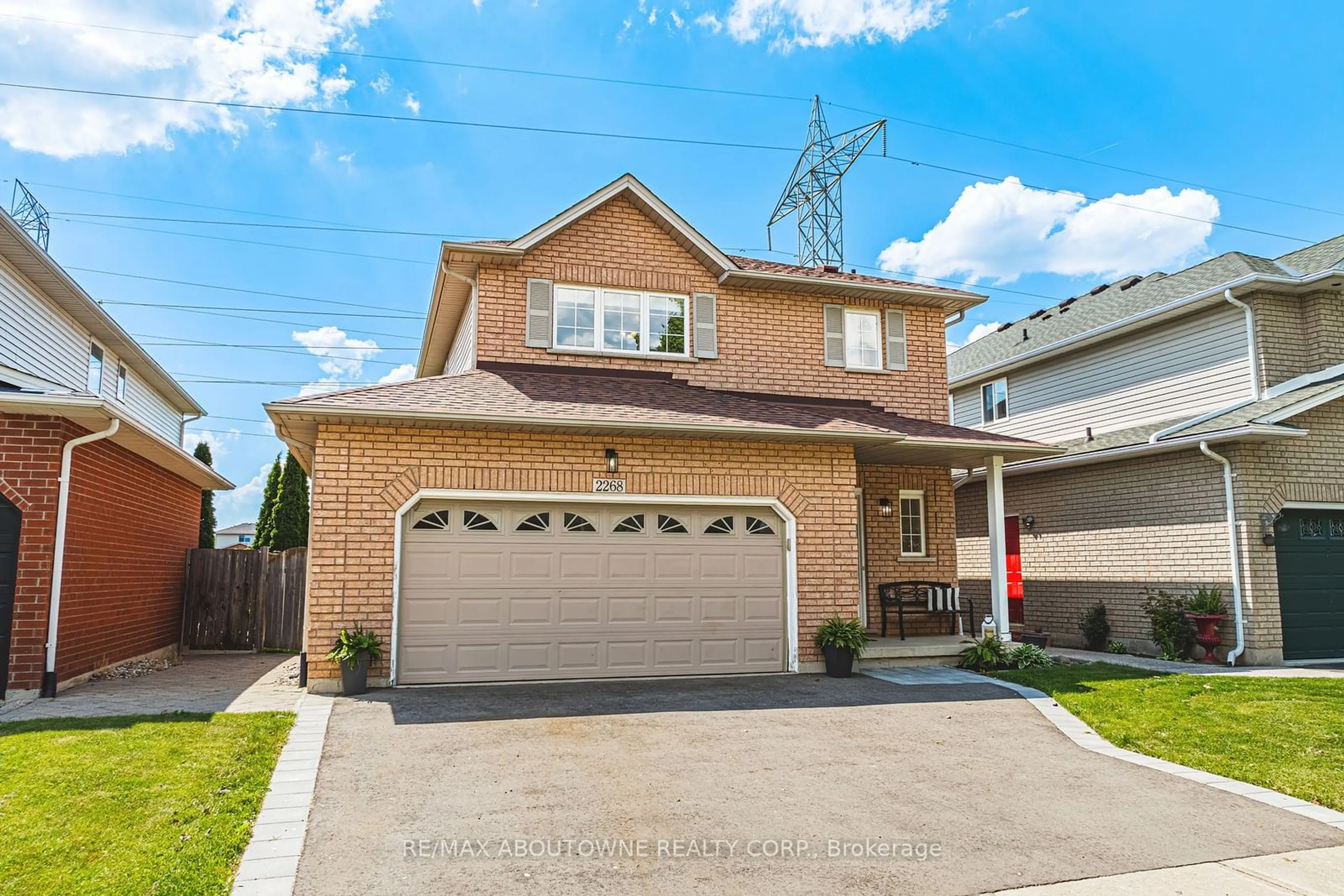 Frontside or backside of a home for 2268 Greenway Terr, Burlington Ontario L7M 4N5