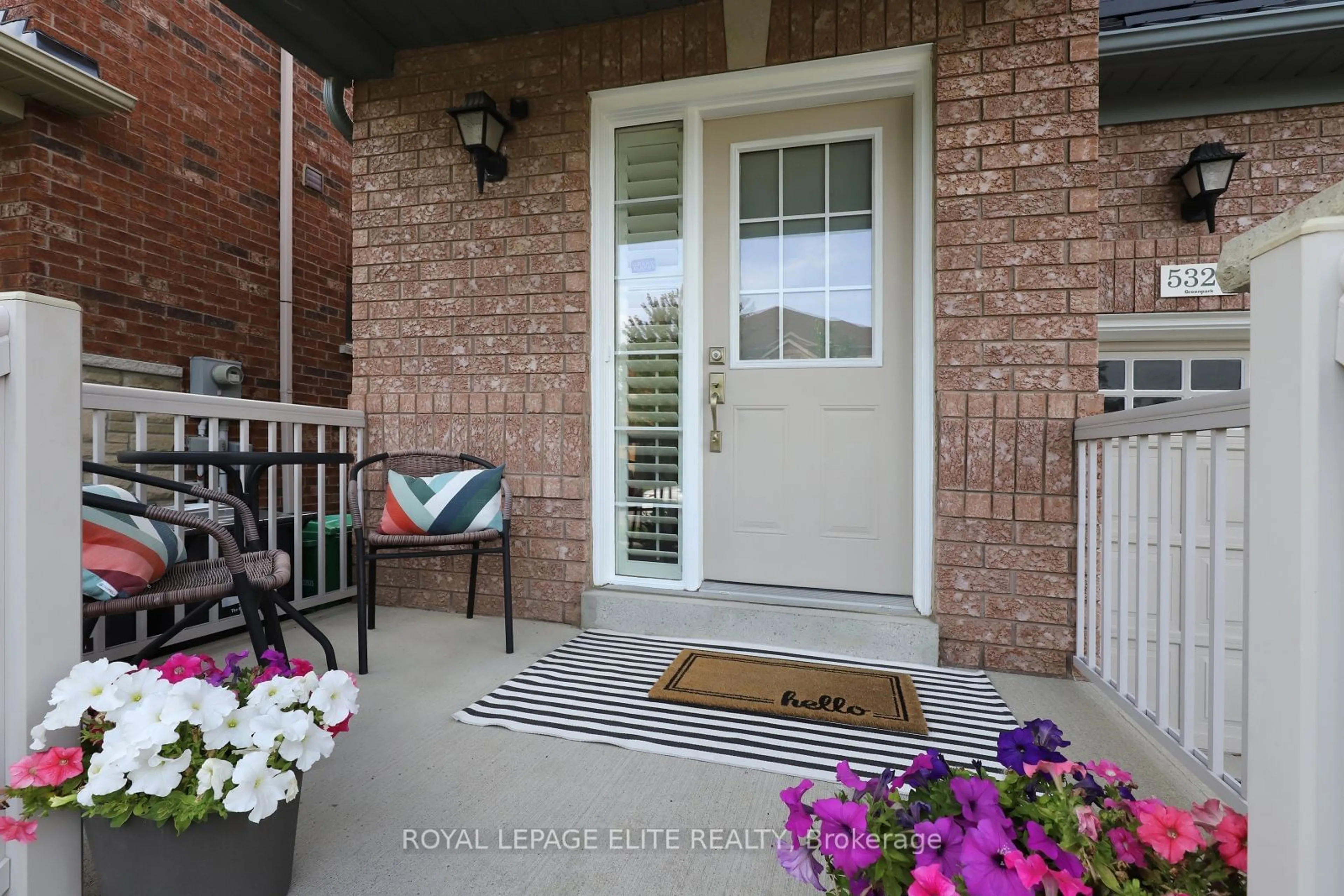 Patio for 5329 Roadside Way, Mississauga Ontario L5M 0H9