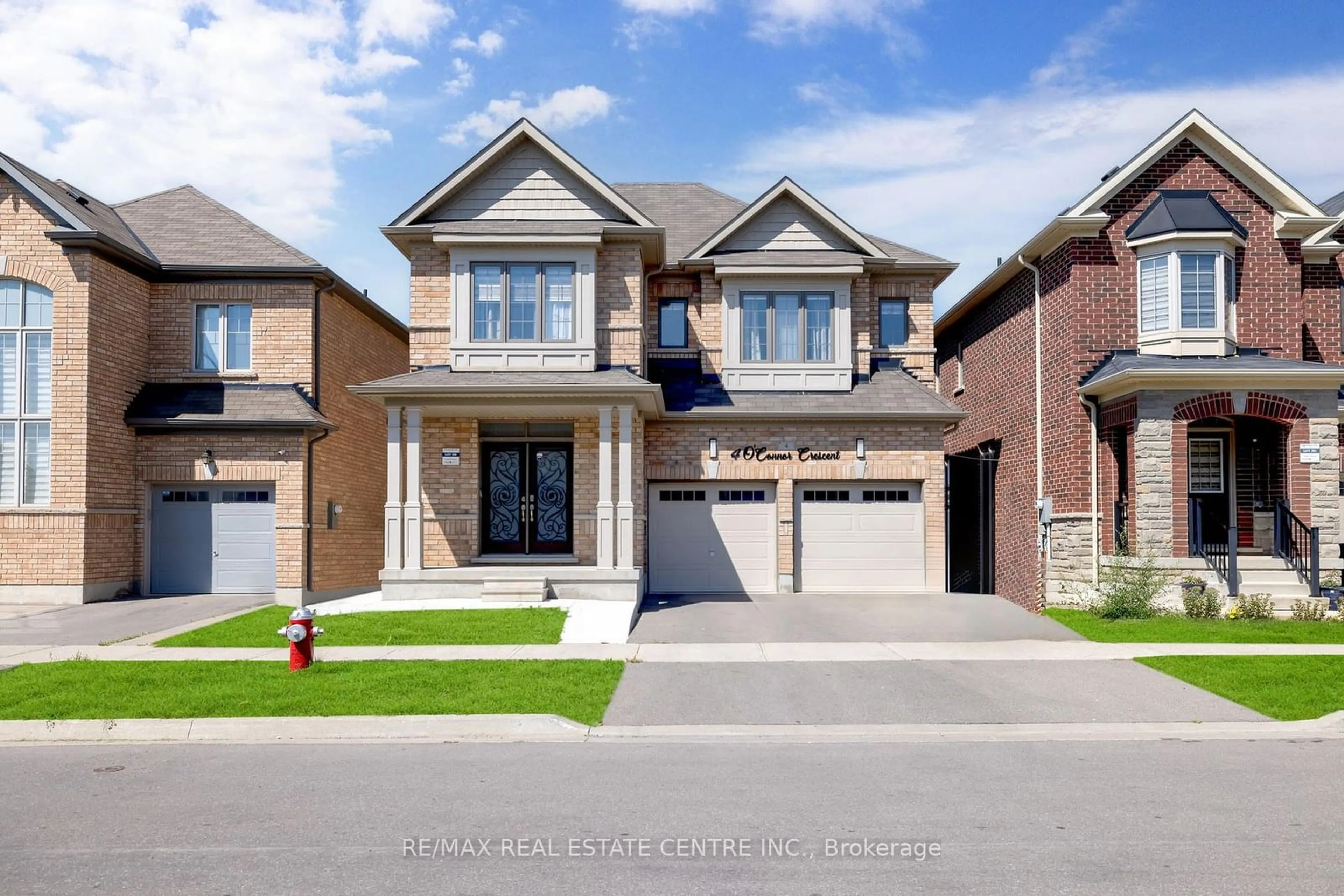 Home with brick exterior material for 4 O'connor Cres, Brampton Ontario L7A 5A6