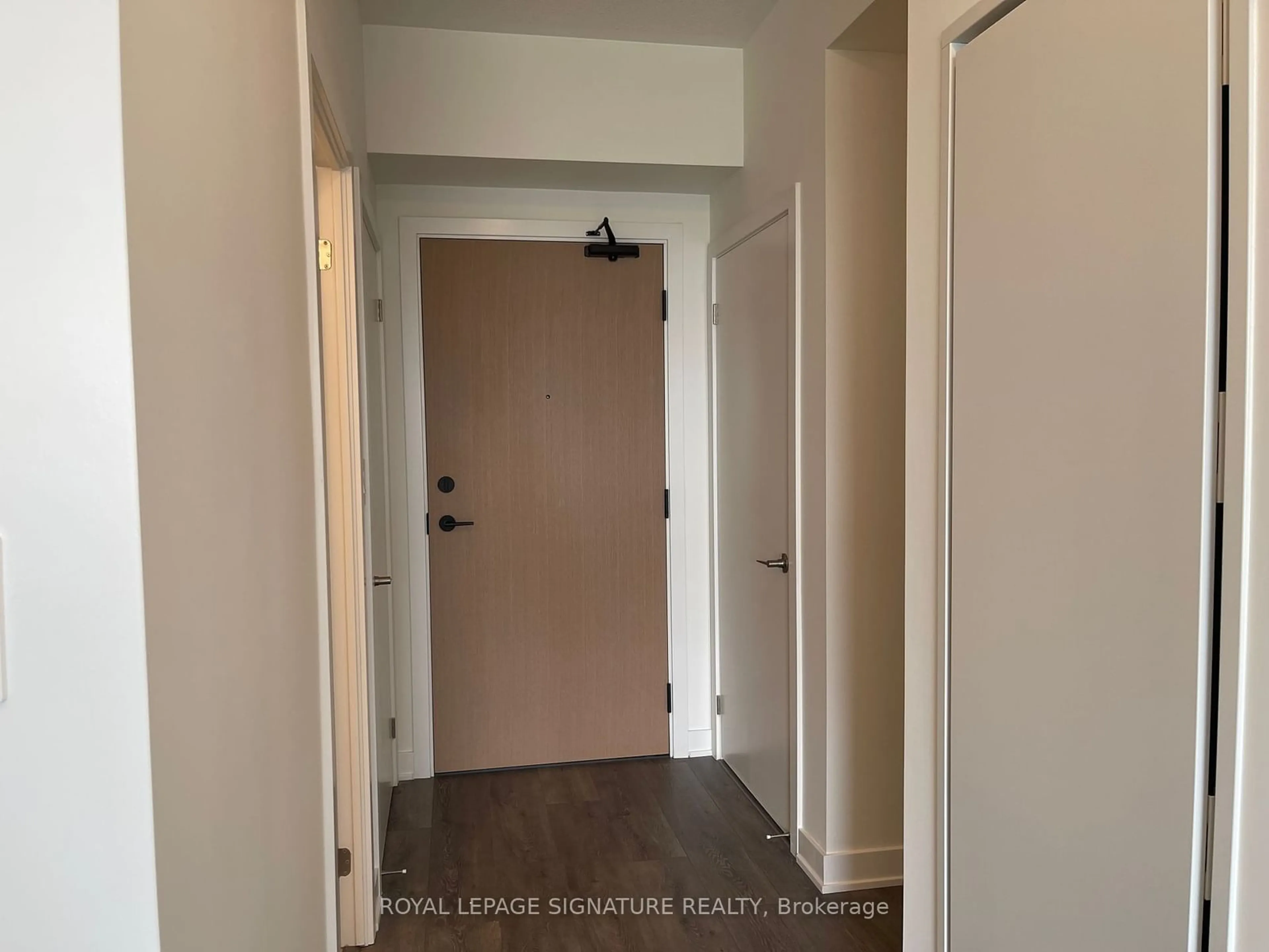 Indoor entryway for 1440 Clarriage Crt #616, Milton Ontario L9T 2X5