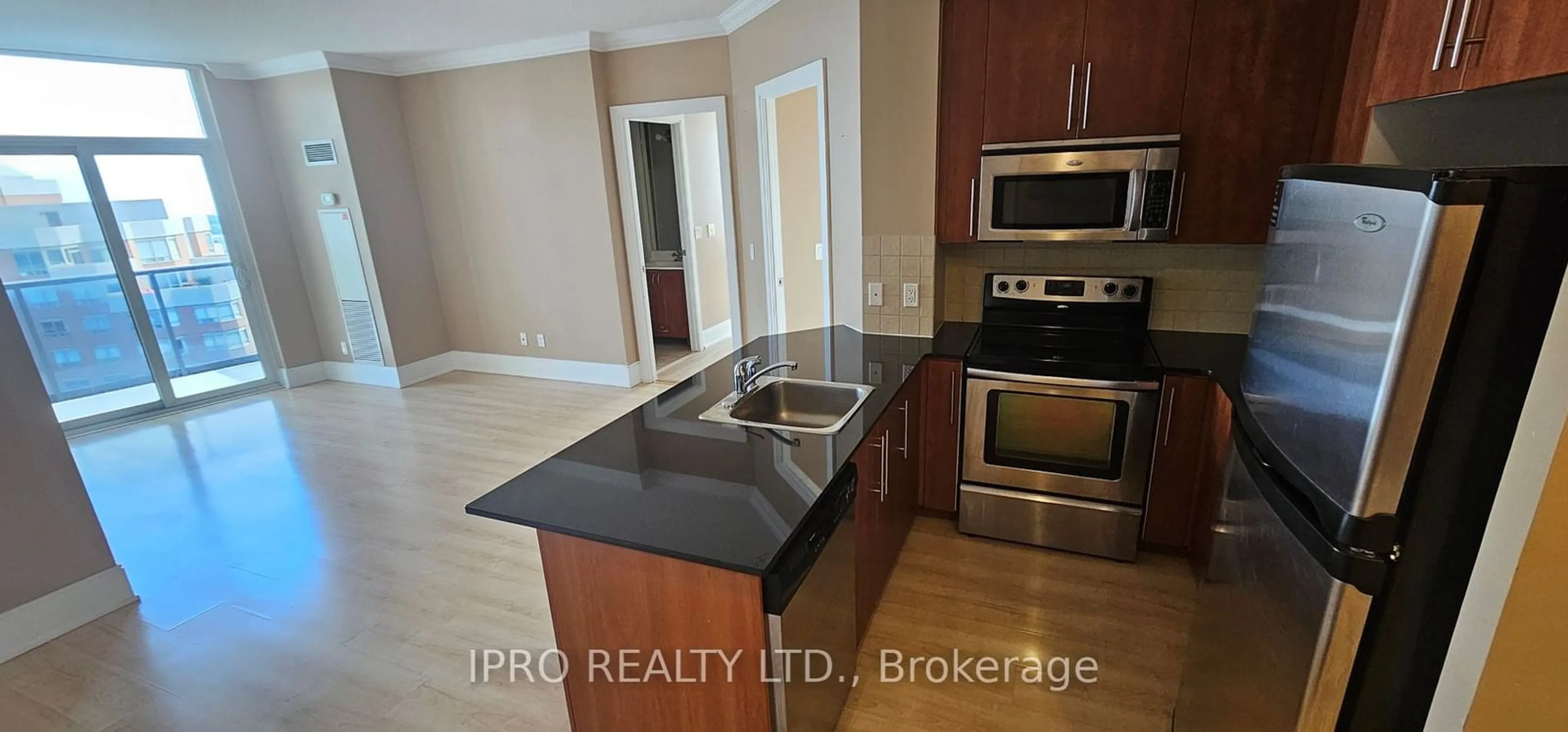 Kitchen for 330 Burnhamthorpe Rd #2309, Mississauga Ontario L5B 0E1