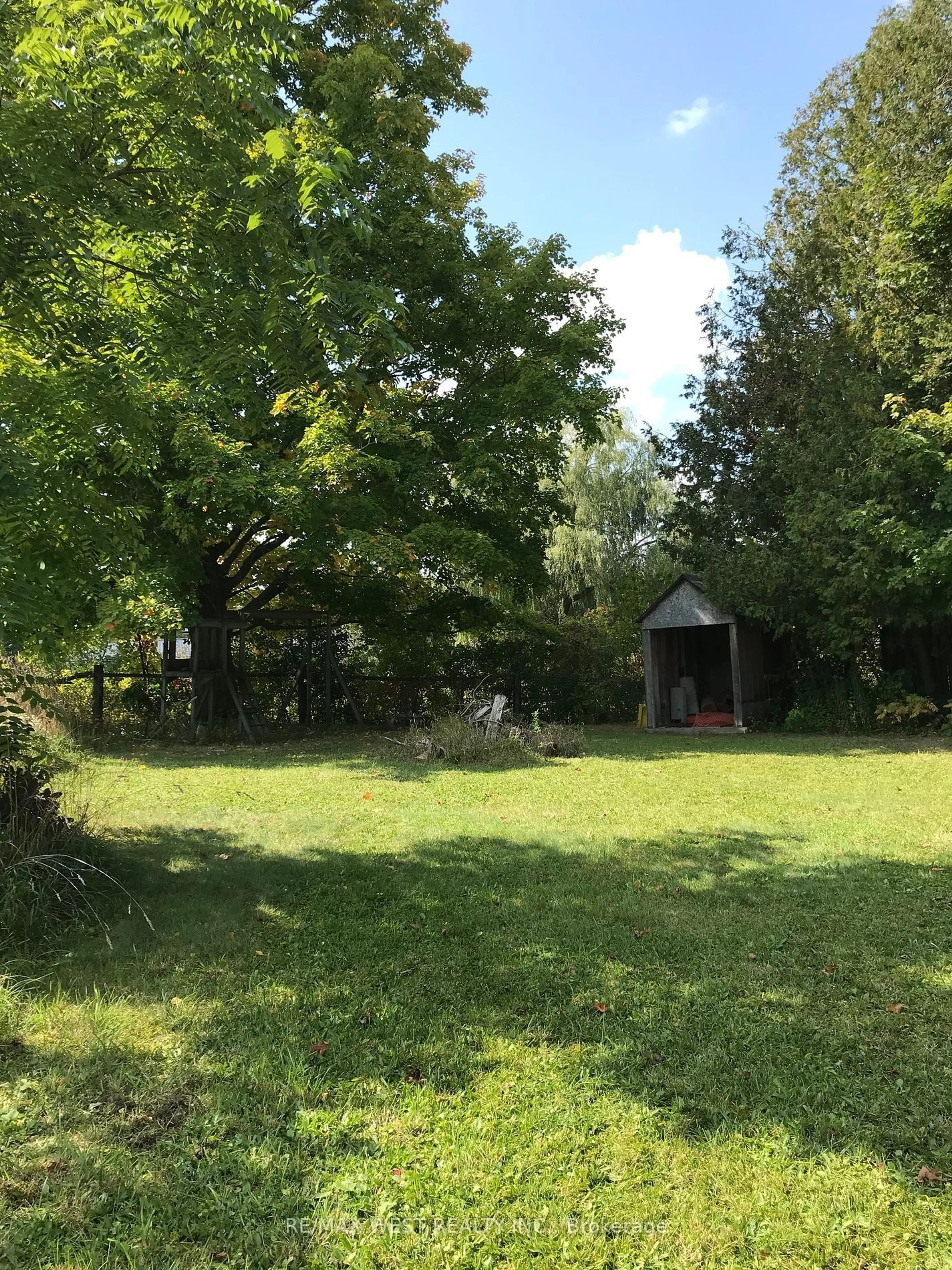 Shed for 50 Cardwell St, Caledon Ontario L0N 1A0