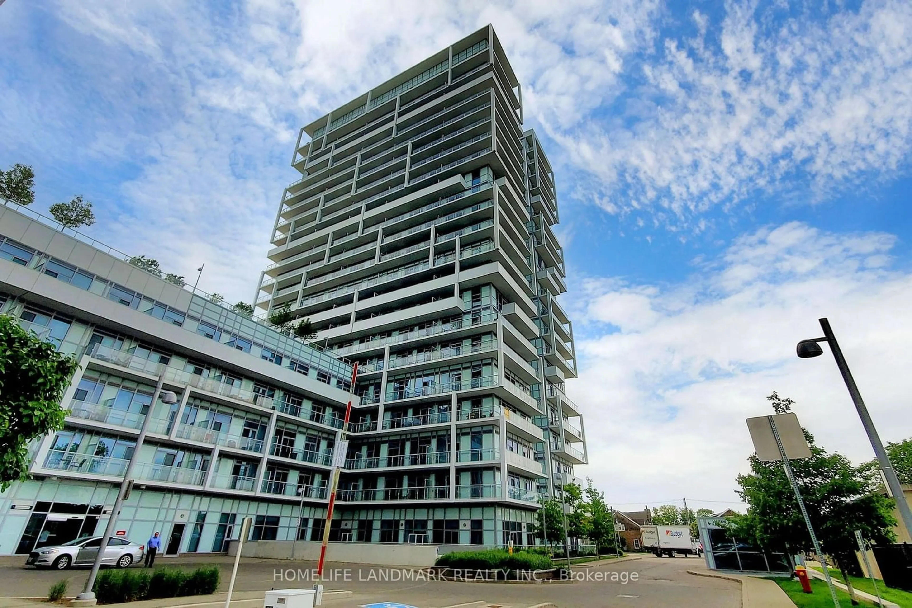 A pic from exterior of the house or condo for 65 Speers Rd #418, Oakville Ontario L6K 0J1