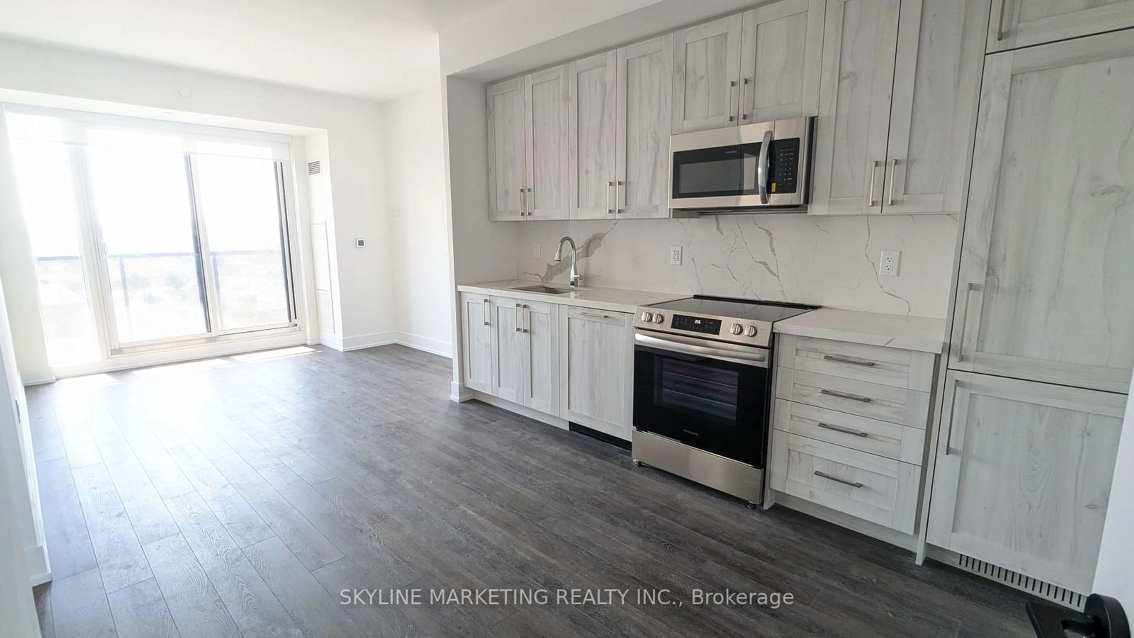 Standard kitchen for 2450 Old Bronte Rd #727, Oakville Ontario L6M 5P6