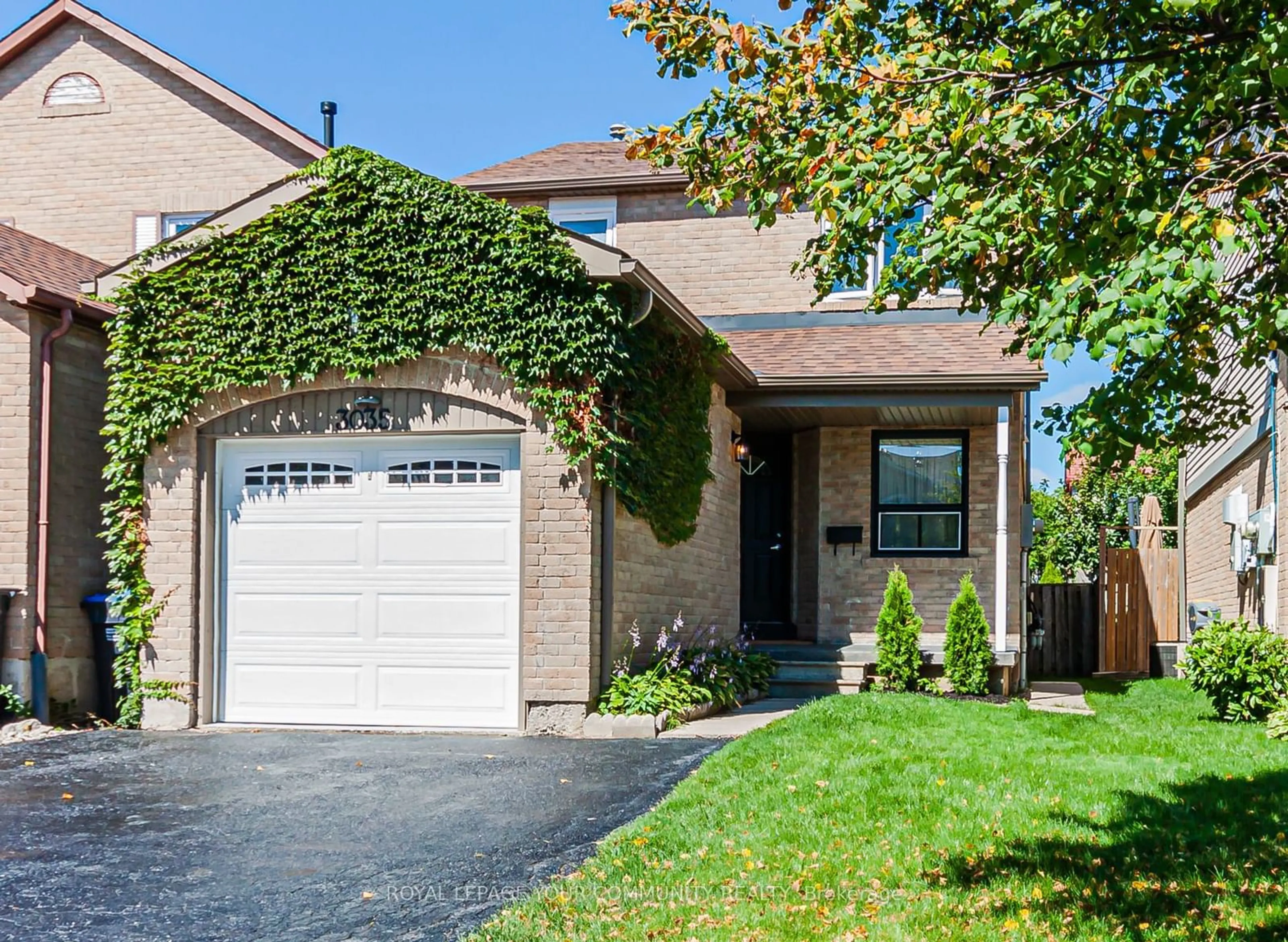 Frontside or backside of a home for 3035 Ilomar Cres, Mississauga Ontario L5N 5B6