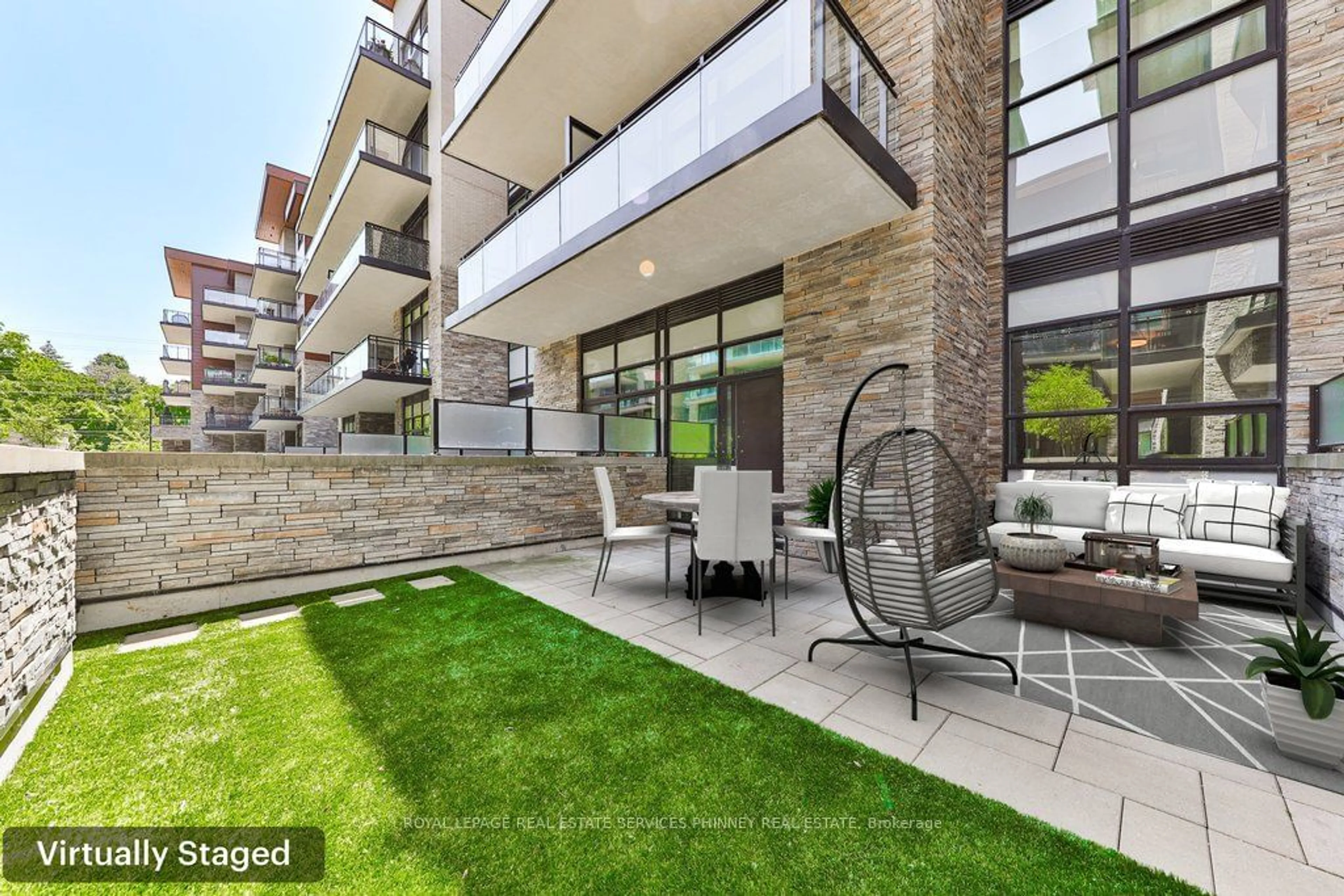 Patio for 1575 Lakeshore Rd #GR41, Mississauga Ontario L5J 1J4