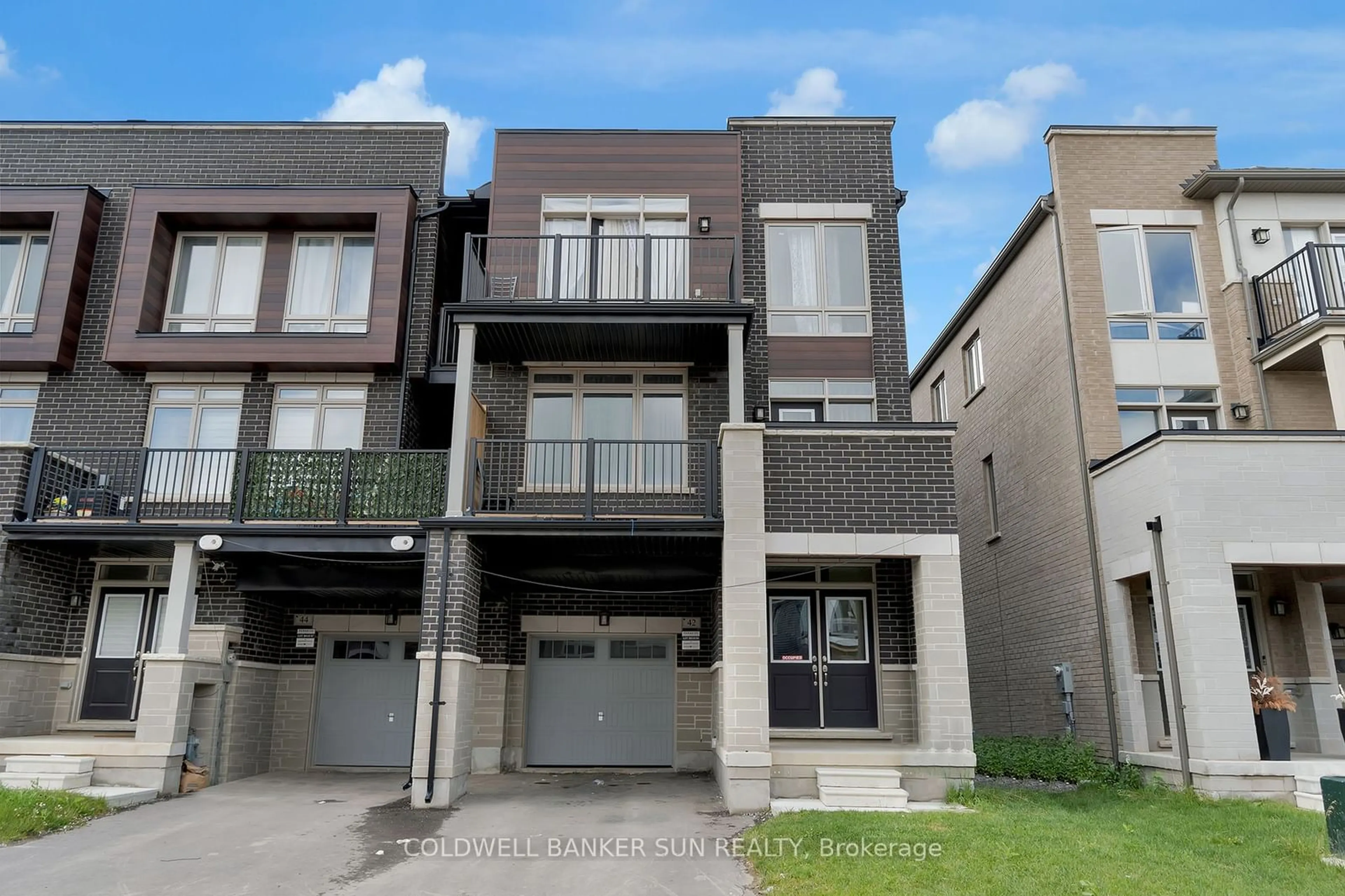 A pic from exterior of the house or condo for 42 Donald Ficht Cres, Brampton Ontario L7A 5H8