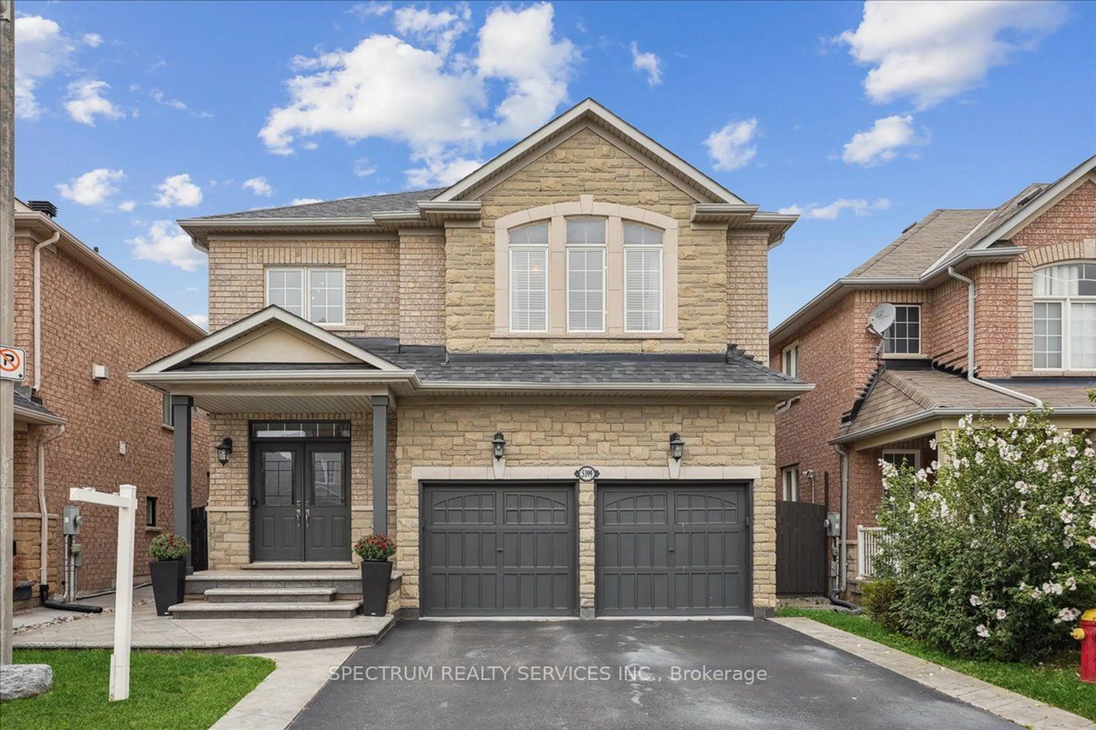 Home with brick exterior material for 5399 Langford Rd, Burlington Ontario L7L 7M6