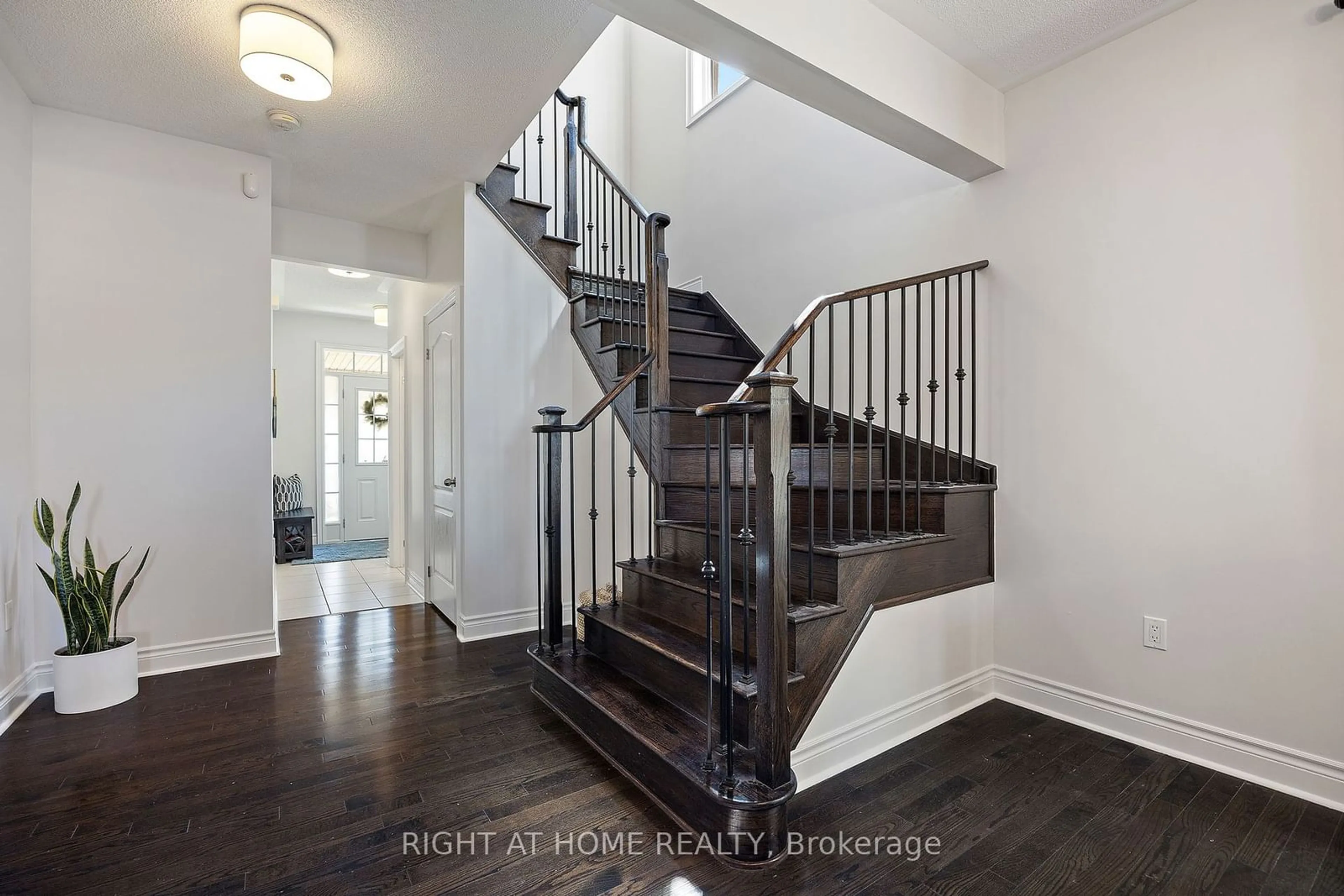 Stairs for 36 Elwin Rd, Brampton Ontario L6X 0E4